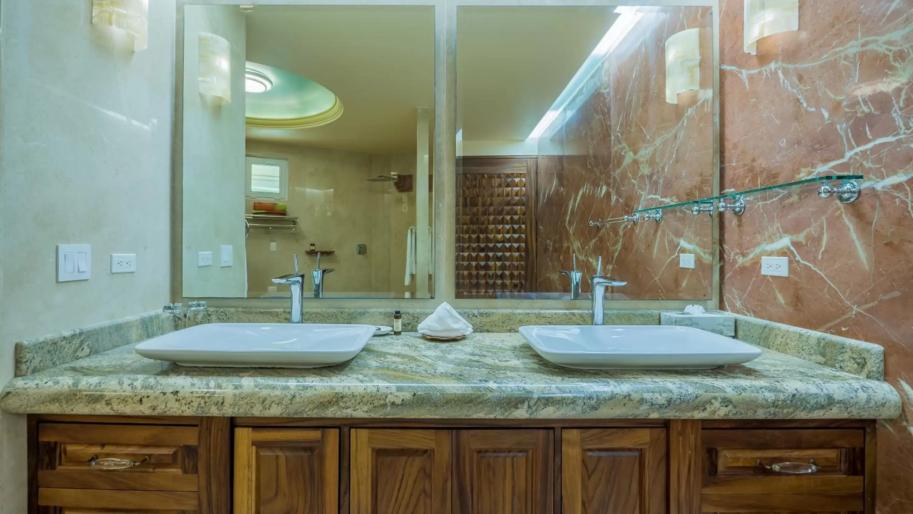 Bathroom in South Shore Villa Armonia Luxury Boutique