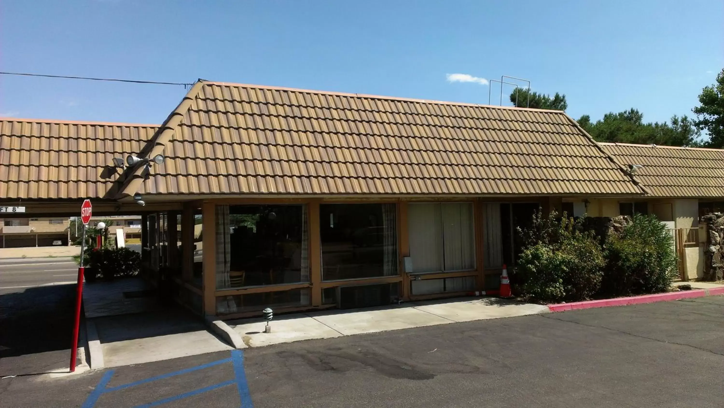 Property Building in Knights Inn Palmdale