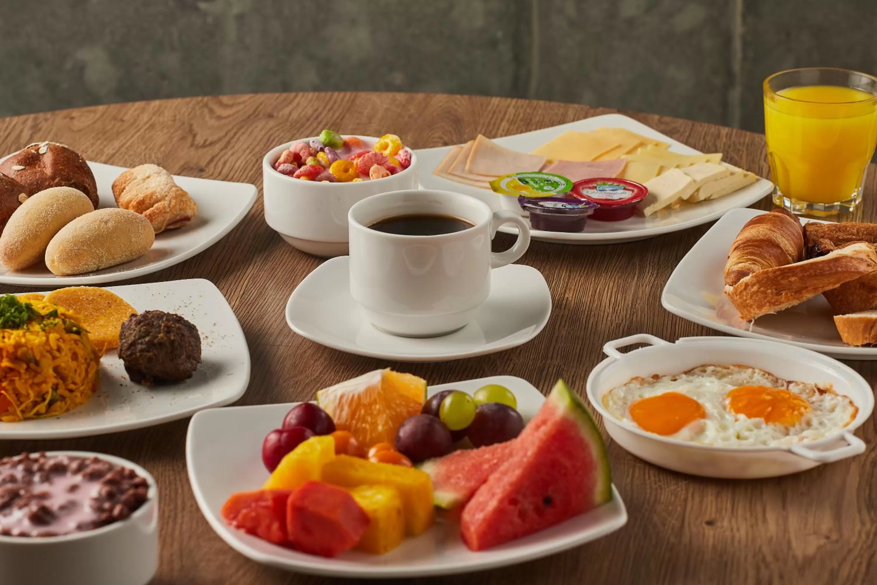 Breakfast in Hotel Ibis Cali Granada