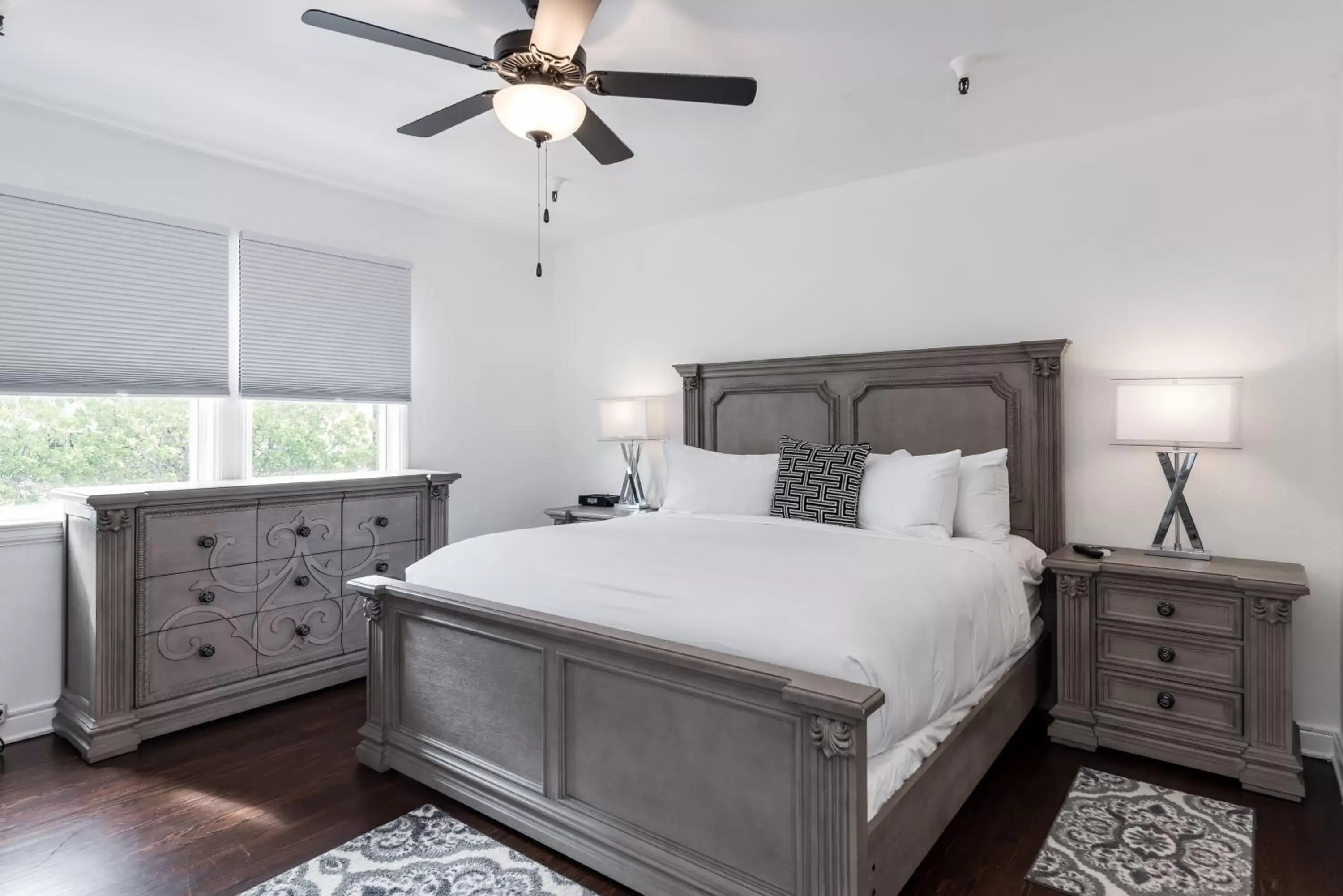 Bed in Palm Beach Historic Inn Bed in Palm Beach Historic Inn