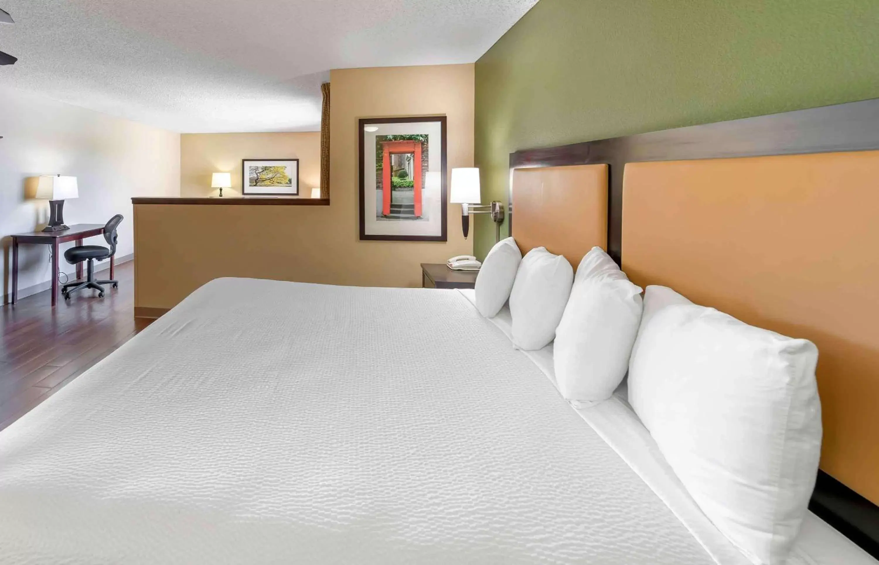 Bedroom, Bed in Extended Stay America Suites - Orange County - Anaheim Convention Center