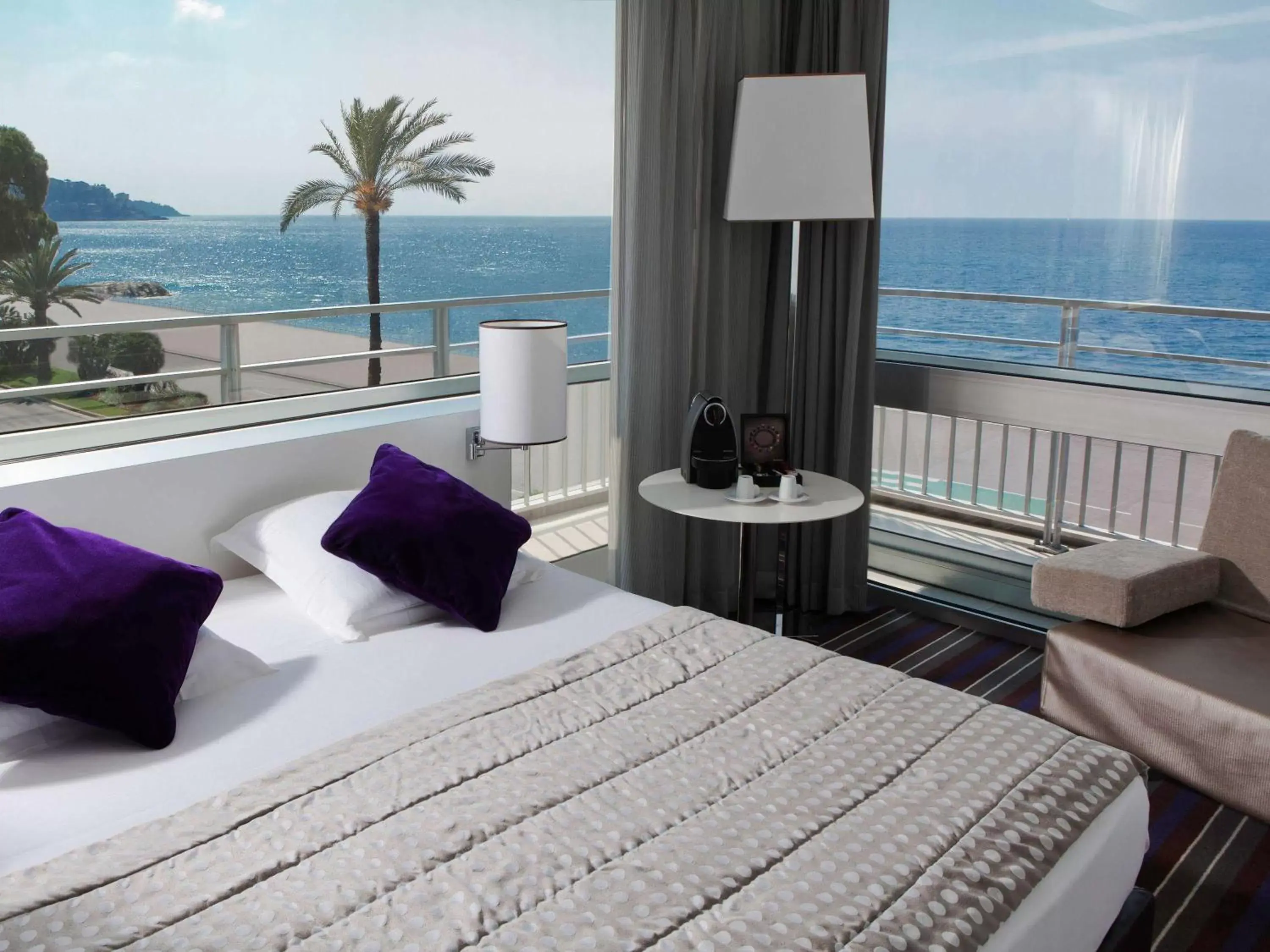 Photo of the whole room, Sea View in Mercure Nice Promenade Des Anglais