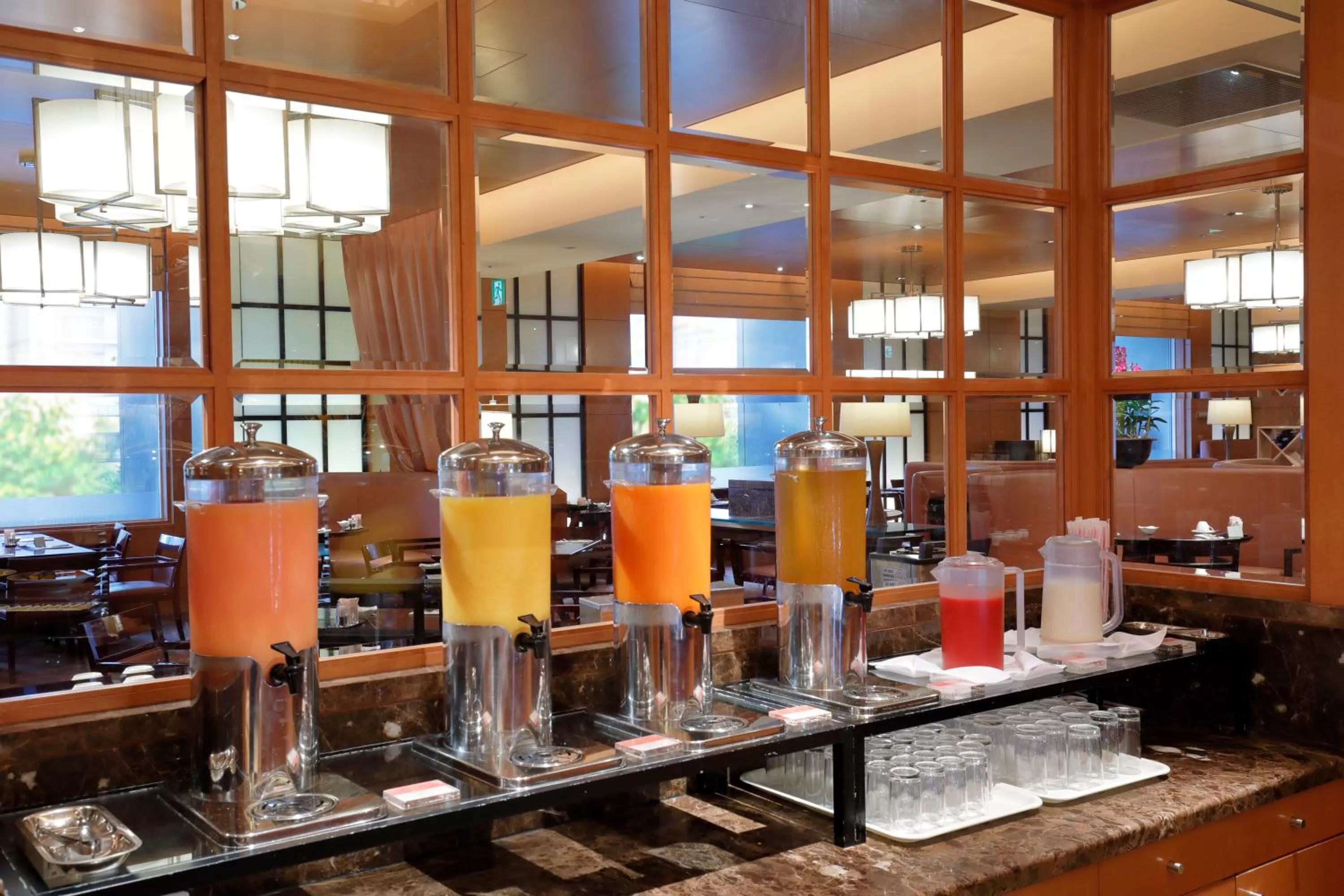 Restaurant/places to eat in Sheraton Miyako Hotel Osaka