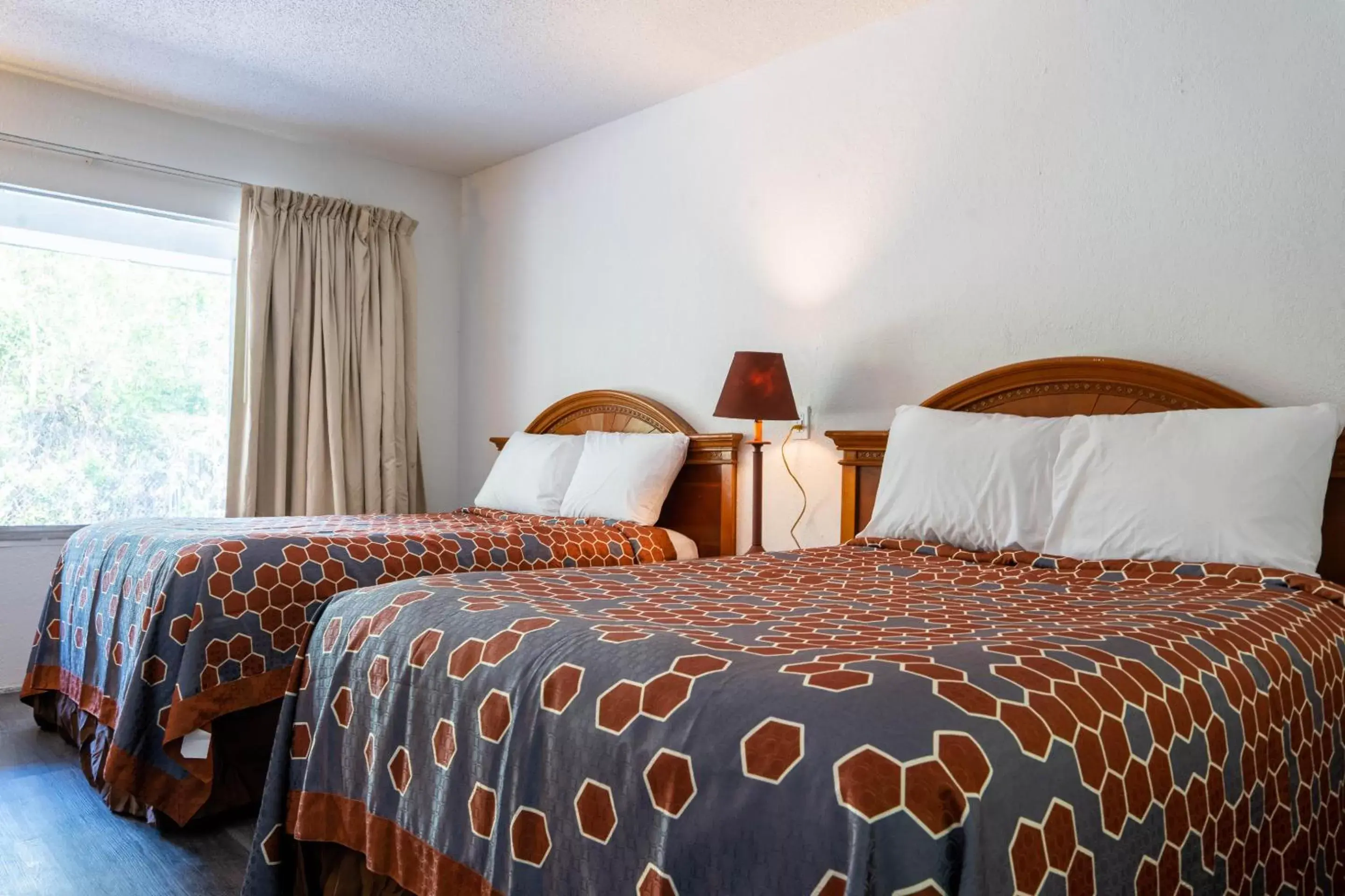 Bedroom, Bed in OYO Hotel Ocala, FL I-75