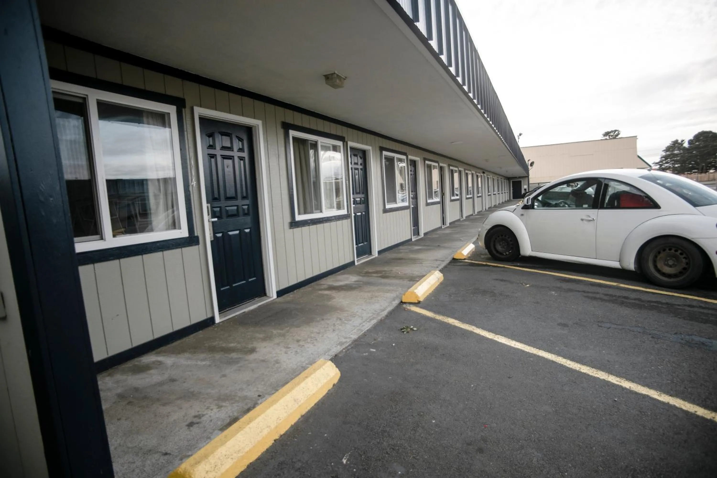 Property building in Pacific Inn