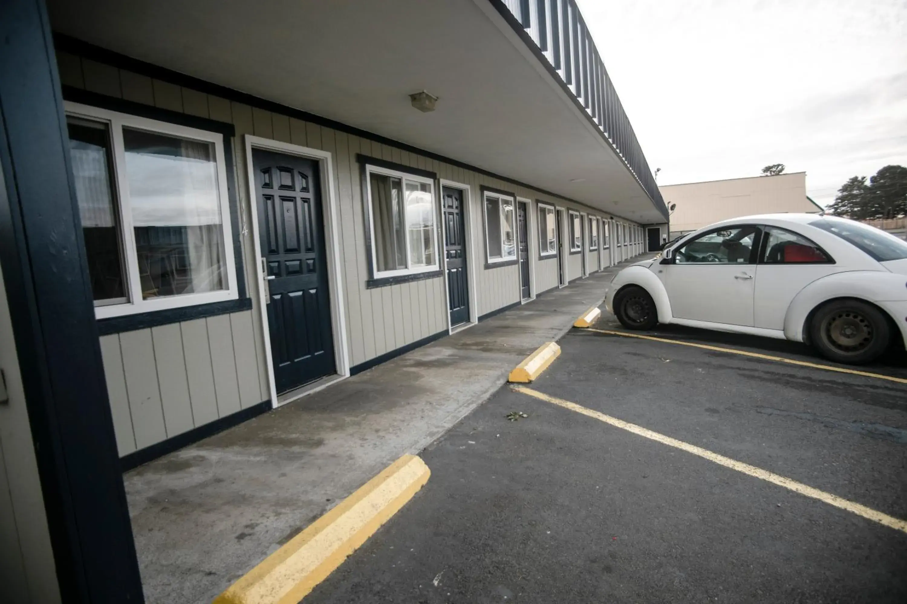 Property building in Pacific Inn Property building in Pacific Inn