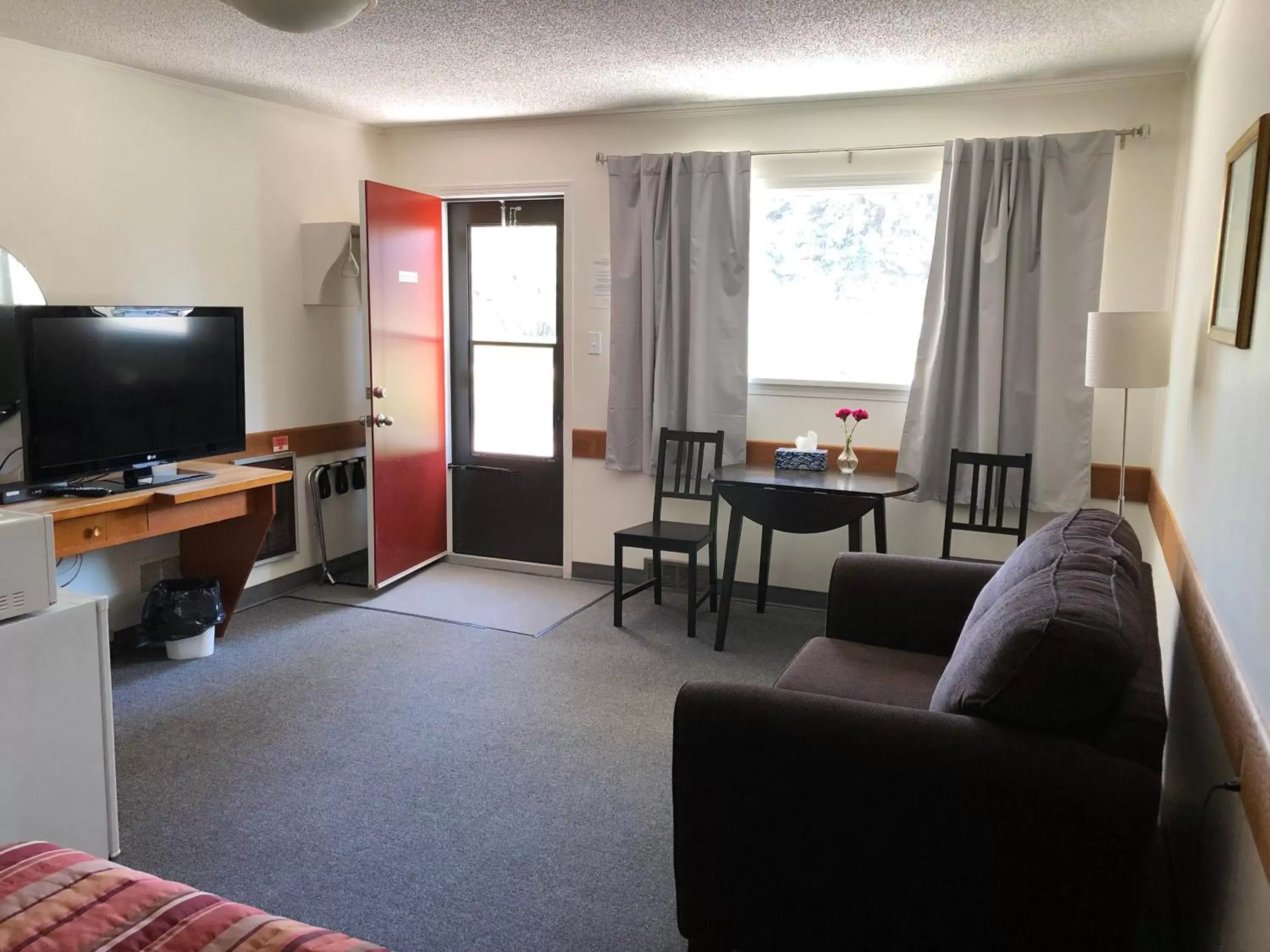 Seating Area in Yellow Quill Motel