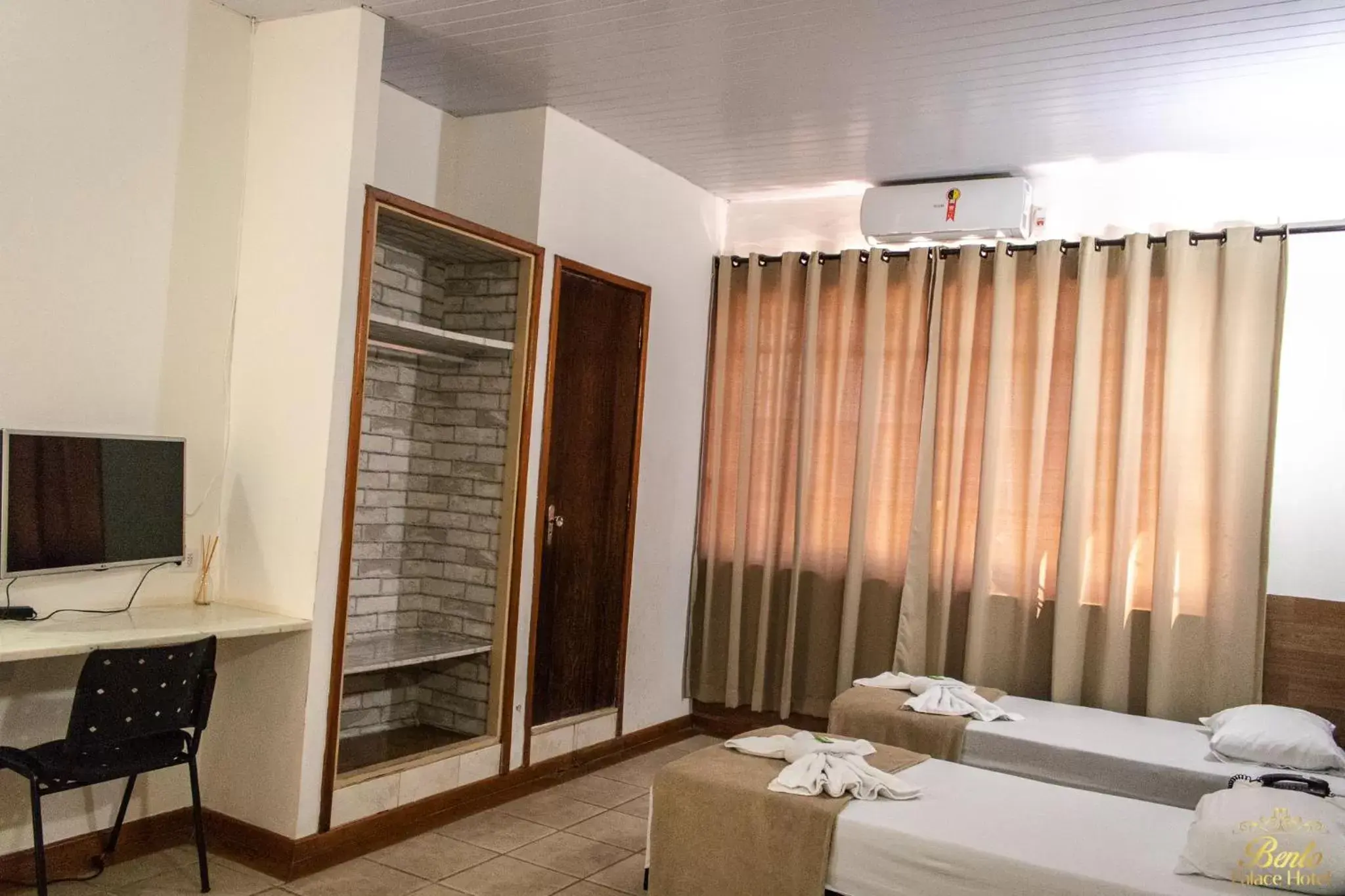 Standard Twin Room in Bento palace hotel Standard Twin Room in Bento palace hotel