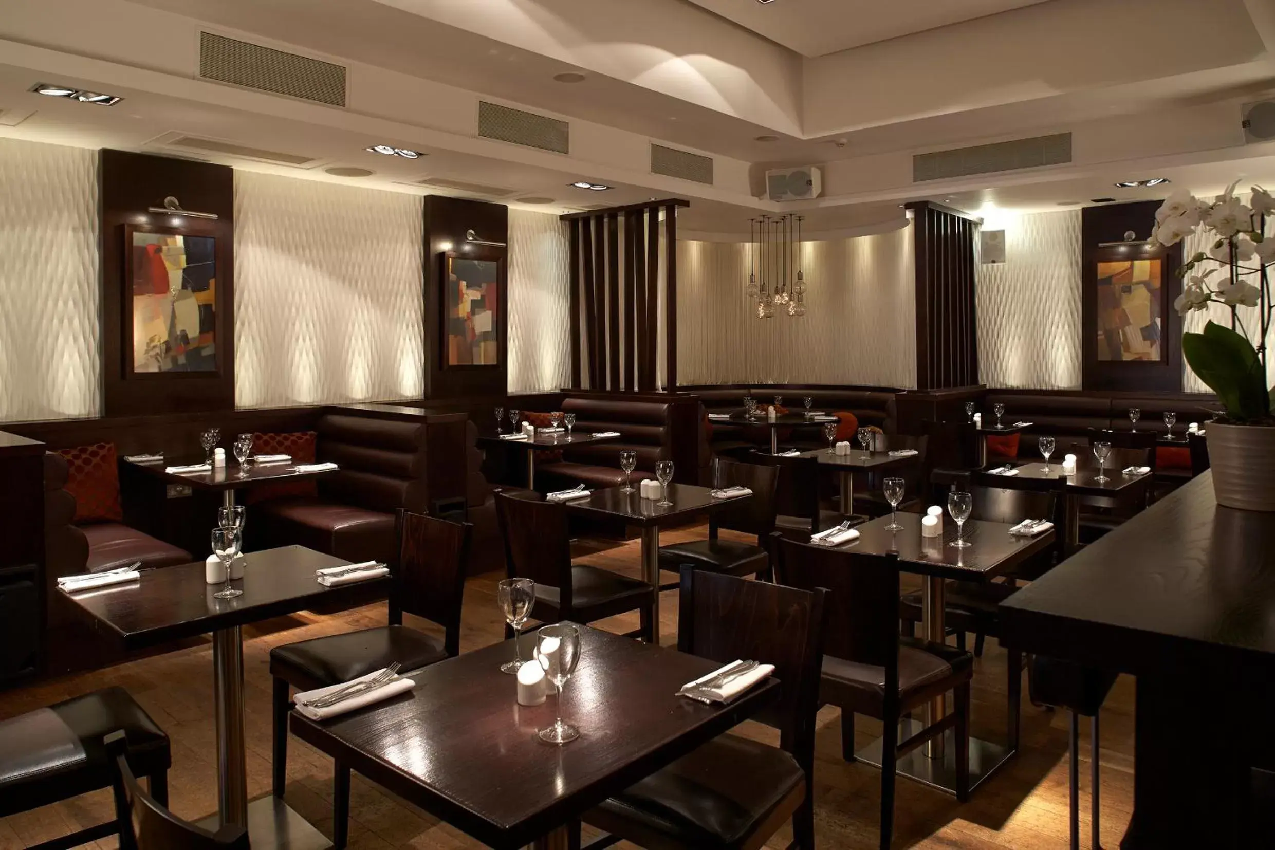 Restaurant/Places to Eat in Mandolay Hotel Guildford