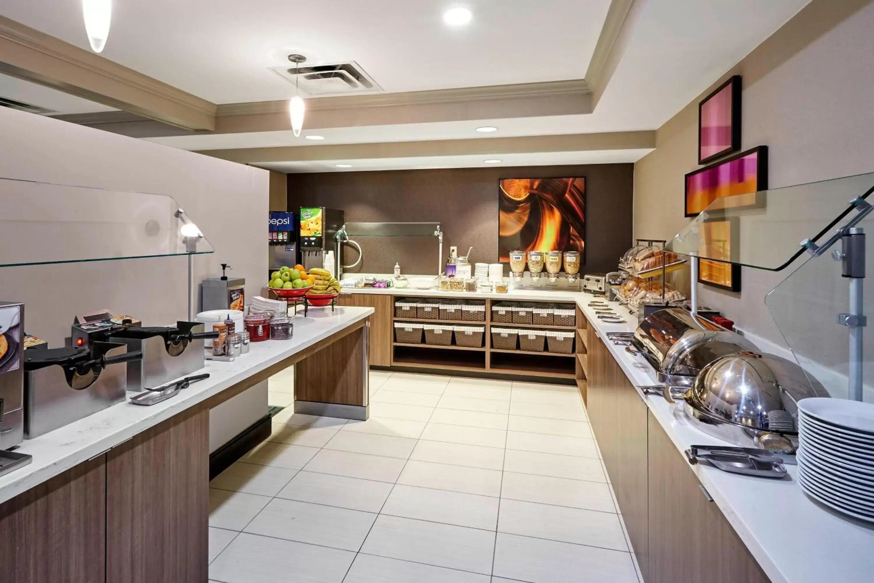 Breakfast, Kitchen/Kitchenette in Residence Inn by Marriott Chicago Schaumburg/Woodfield Mall