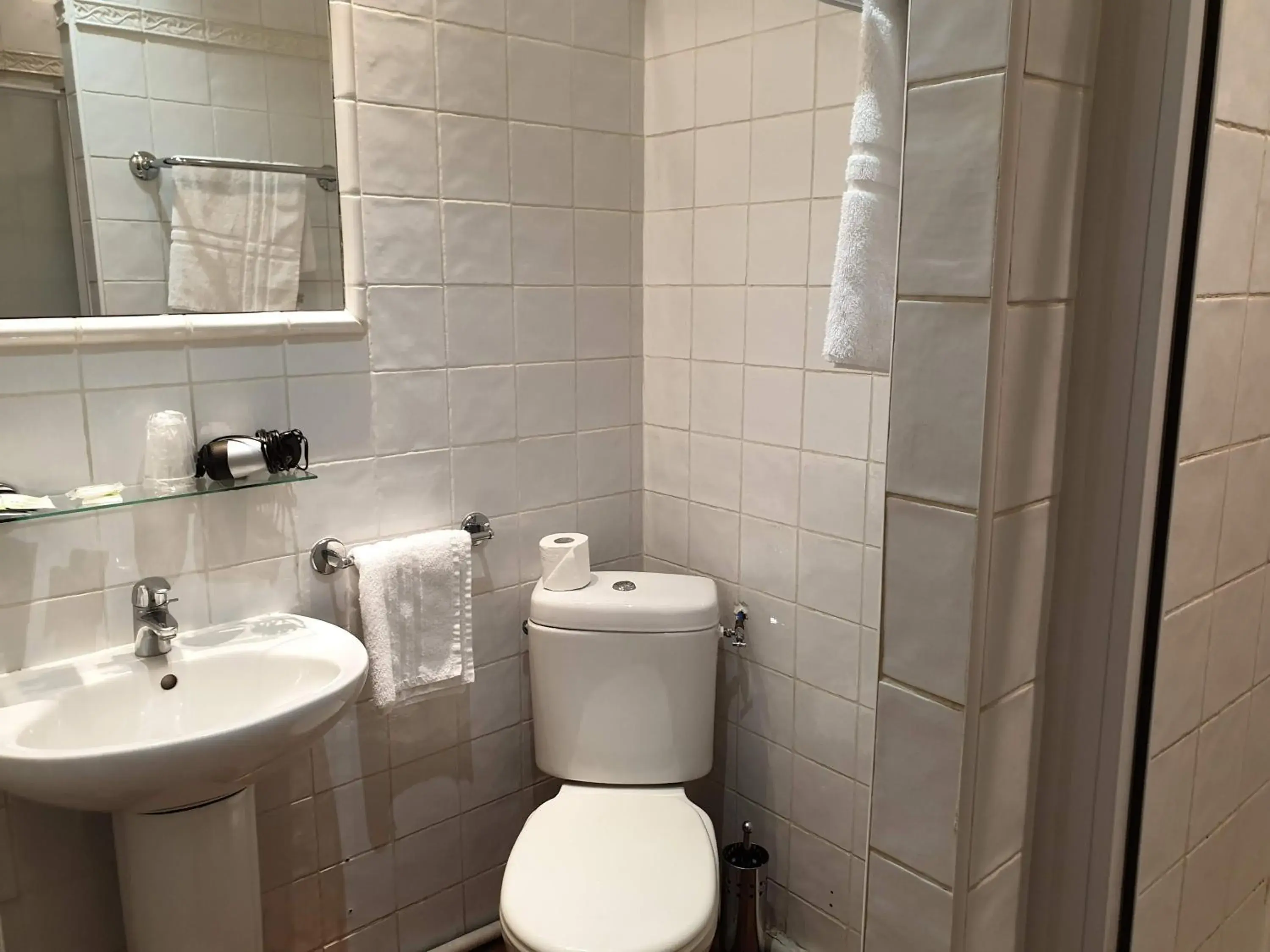 Bathroom in Hôtel Bonaparte