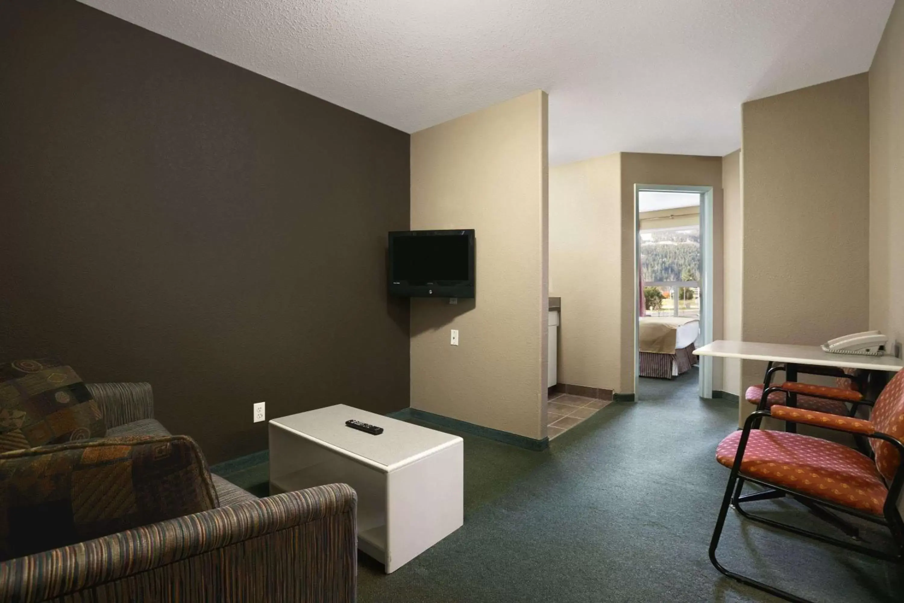 Photo of the whole room, TV/Entertainment Center in Super 8 by Wyndham Revelstoke BC