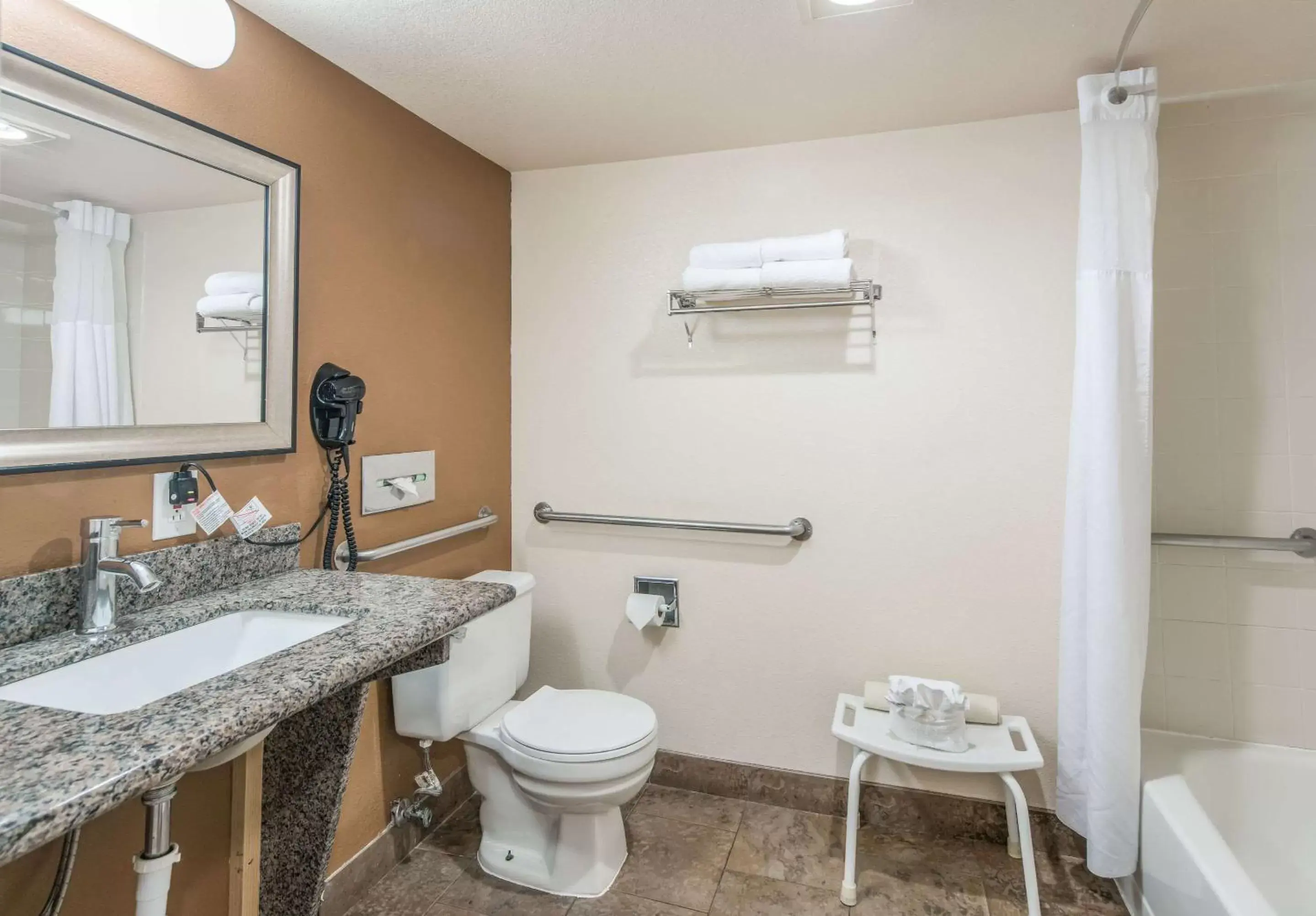 Bathroom in Quality Inn & Suites Downtown Walla Walla