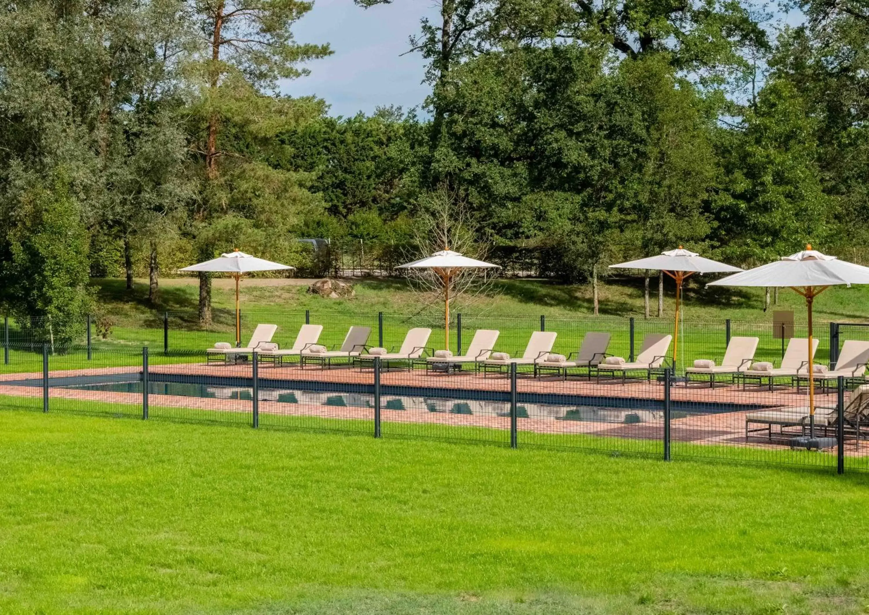 Swimming Pool in La Borde en Sologne Château & Spa