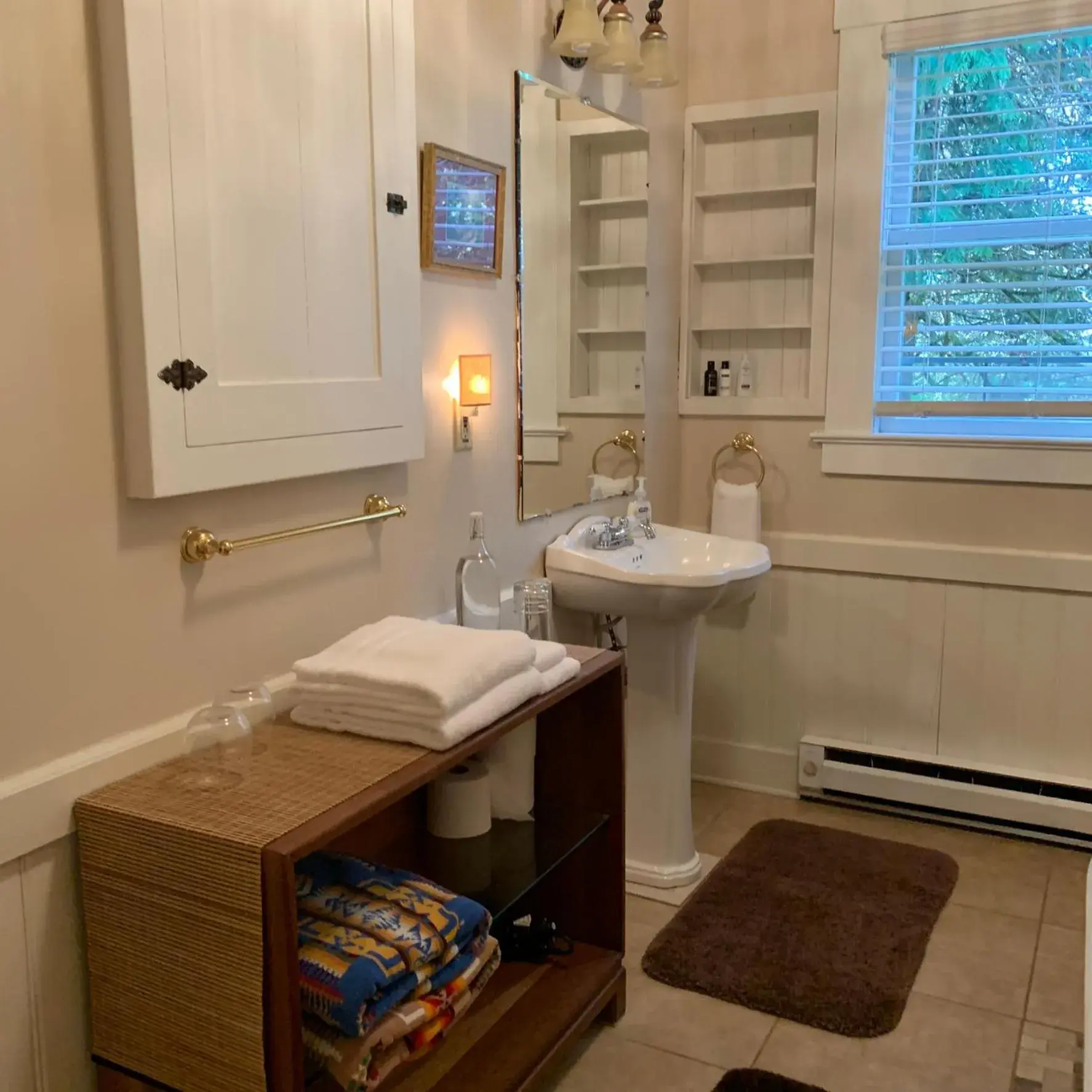 Bathroom in Mountain Meadows Inn