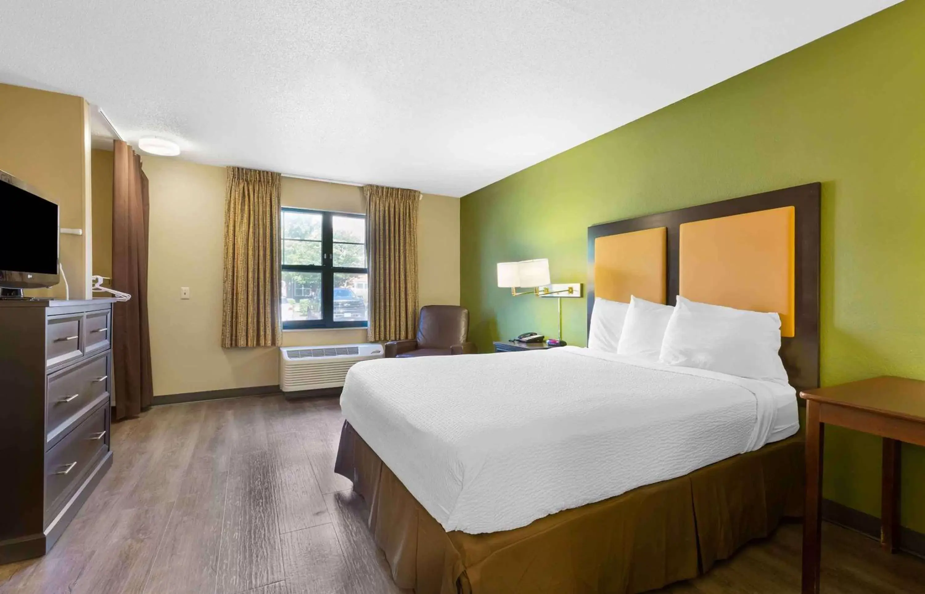Bedroom in Extended Stay America Suites - Washington, DC - Chantilly - Dulles South