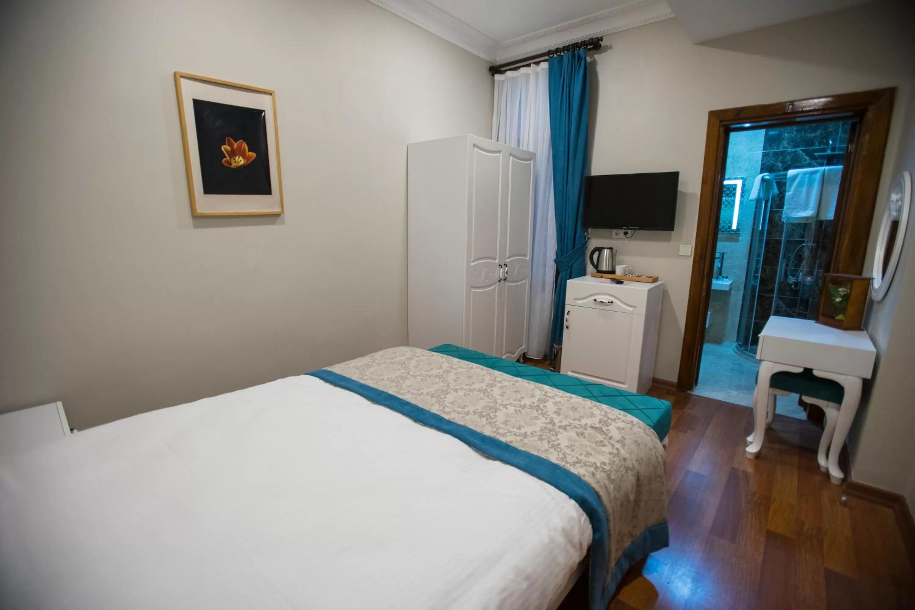 Bedroom, Bed in The Void Hotel