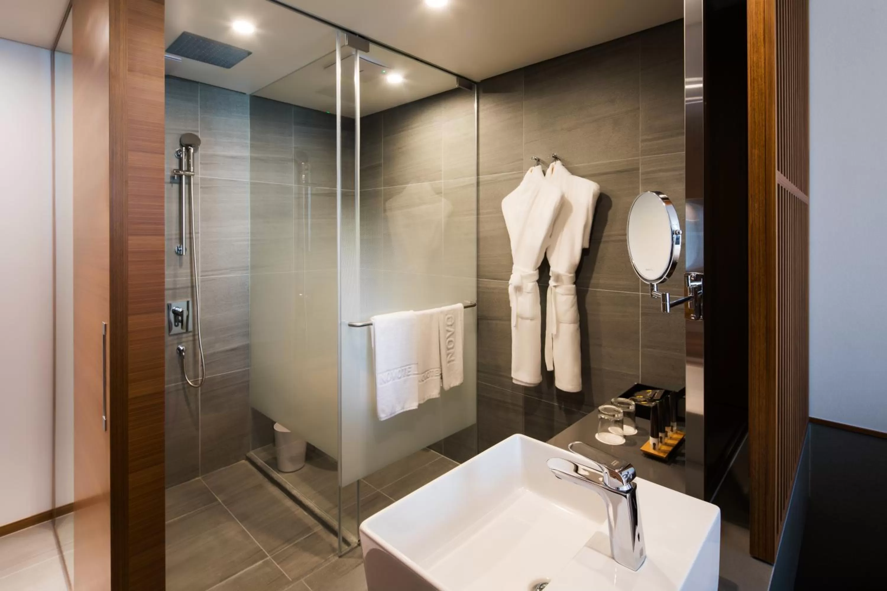 Shower in Novotel Ambassador Seoul Dongdaemun Hotels & Residences