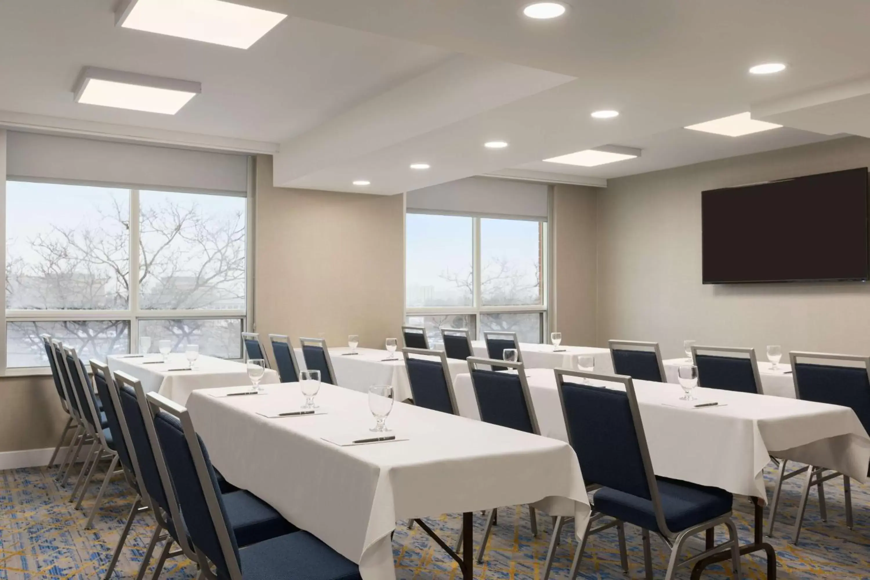 Meeting/conference room in Embassy Suites By Hilton Toronto Airport