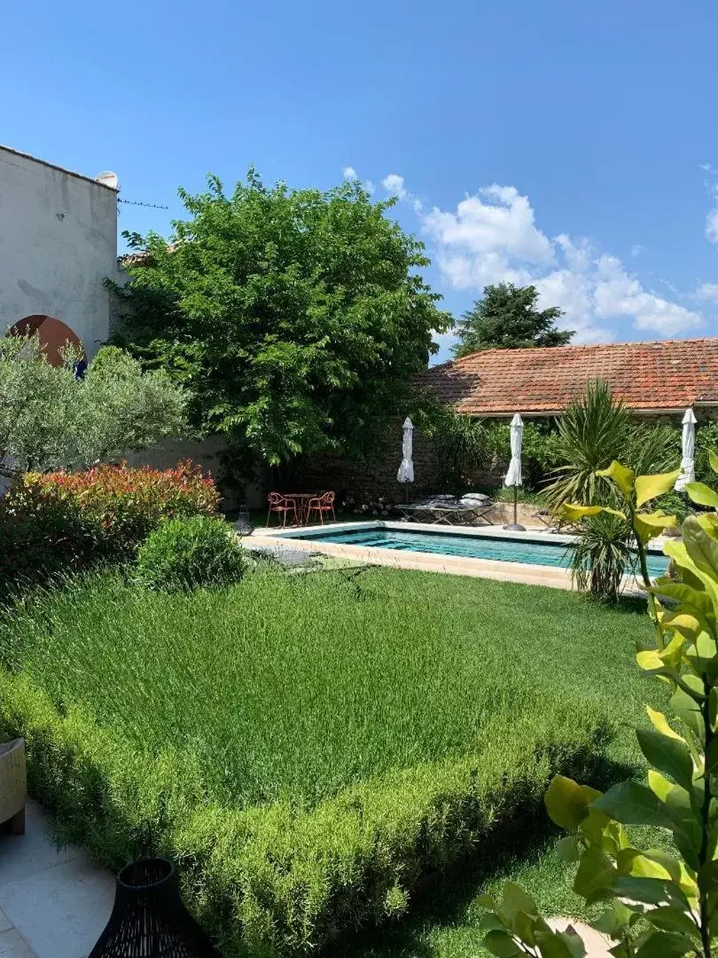 Swimming Pool in Le petit hotel