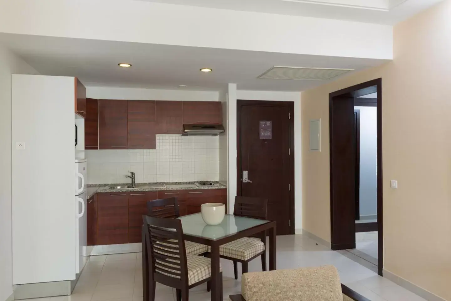 Kitchen/Kitchenette in Le Corail Suites Hotel