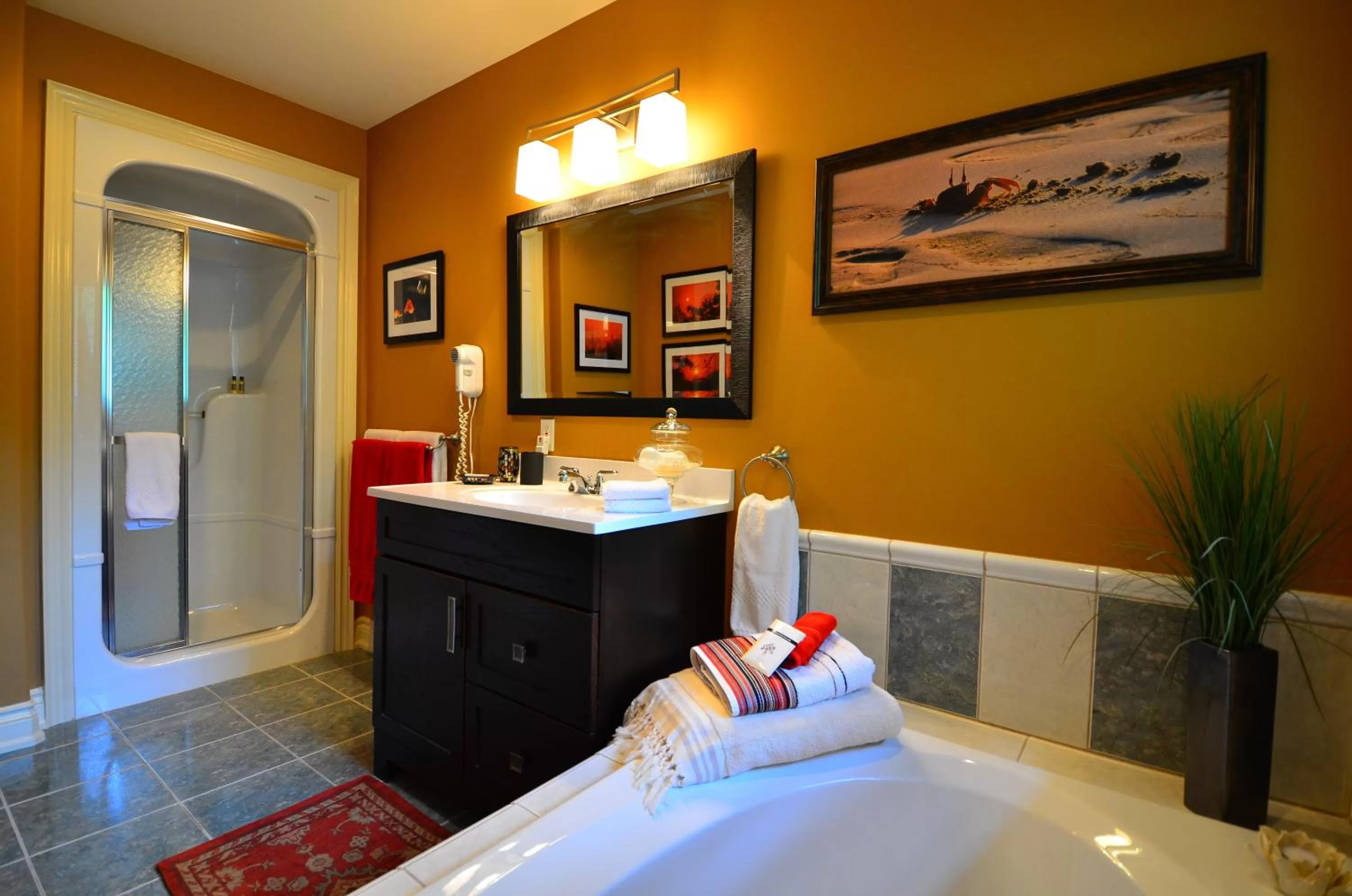 Bathroom in Explorer House Bed & Breakfast