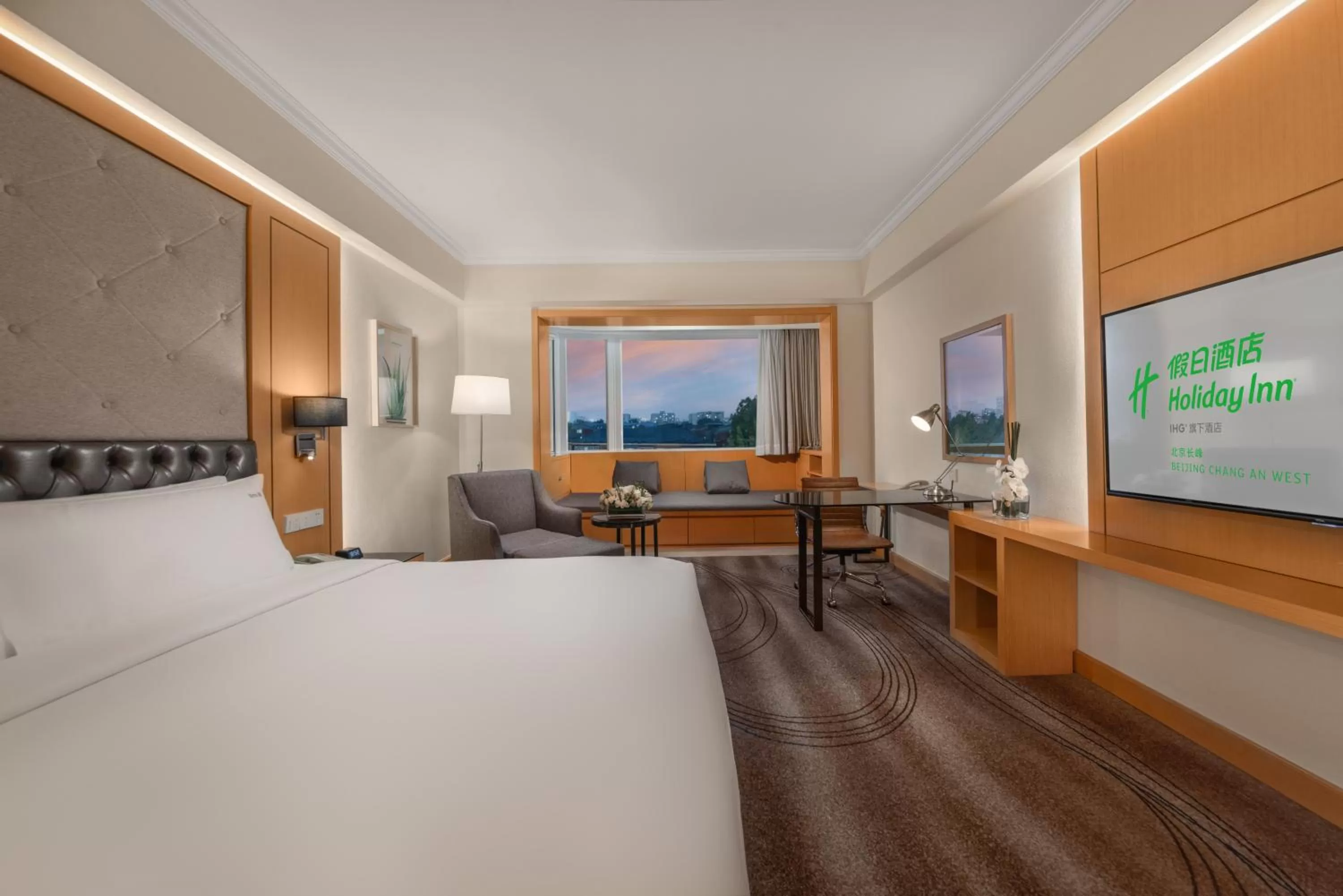 Photo of the whole room, Bed in Holiday Inn Beijing Chang An West by IHG