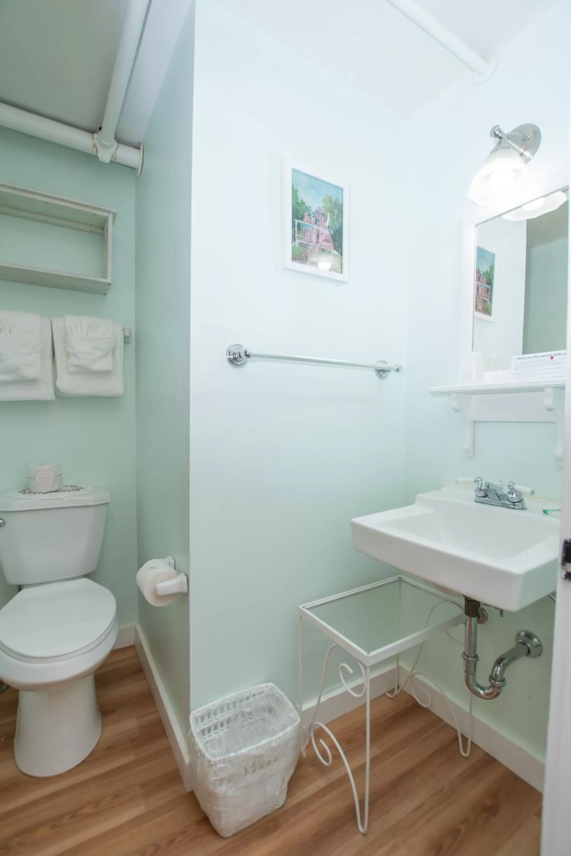 Toilet in Terrace Inn and 1911 Restaurant