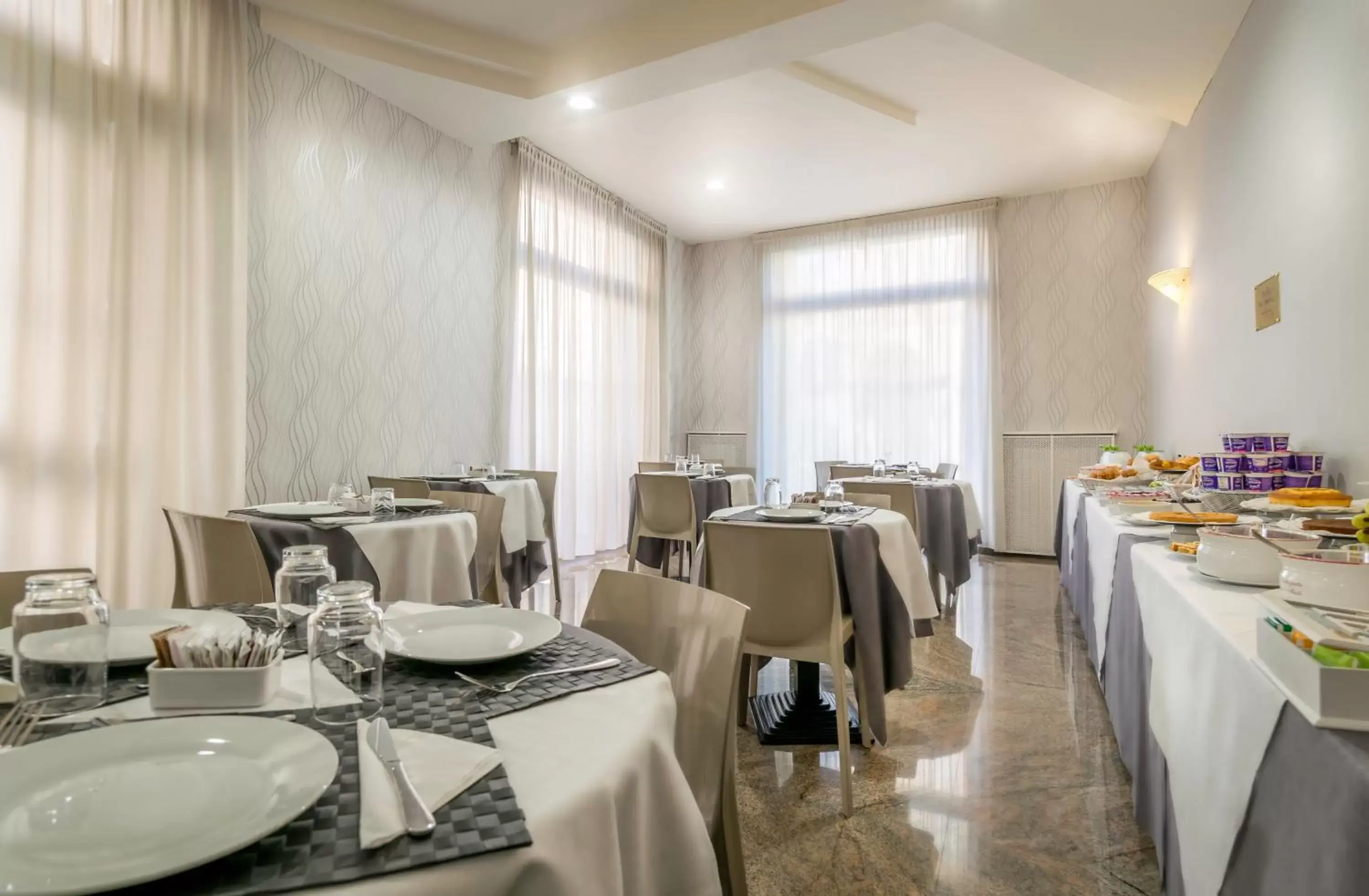 Restaurant/Places to Eat in Hotel Donatello