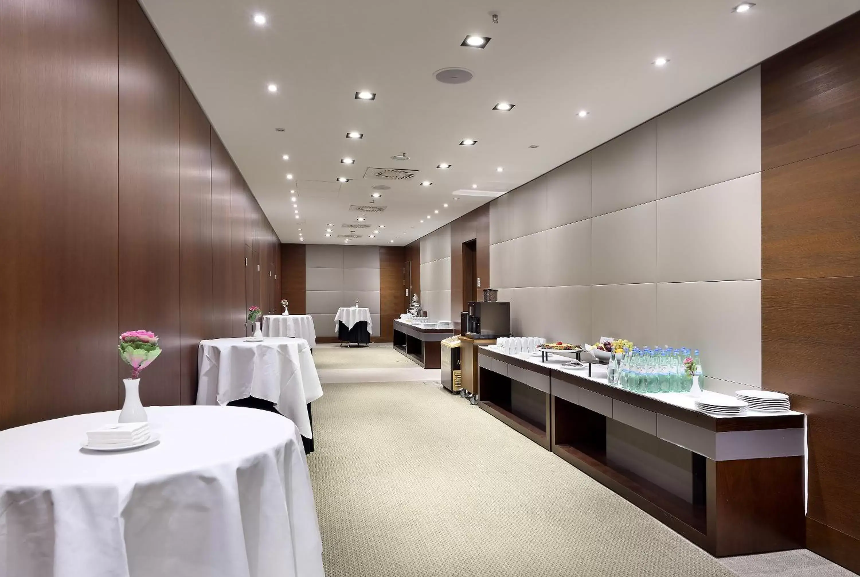 Business facilities, Restaurant/Places to Eat in Eurostars Berlin