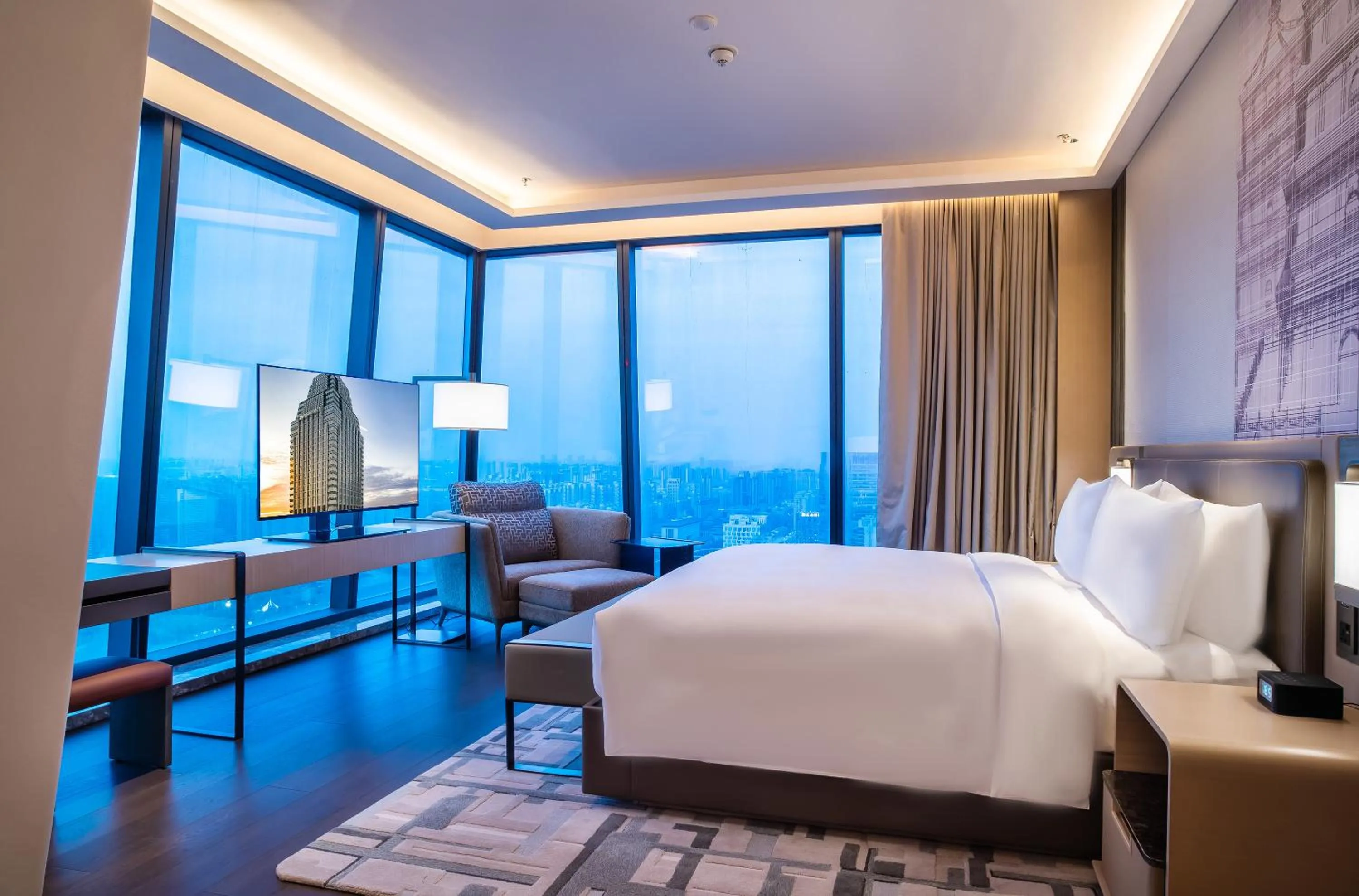 Photo of the whole room, Bed in JW Marriott Hotel Xi'an