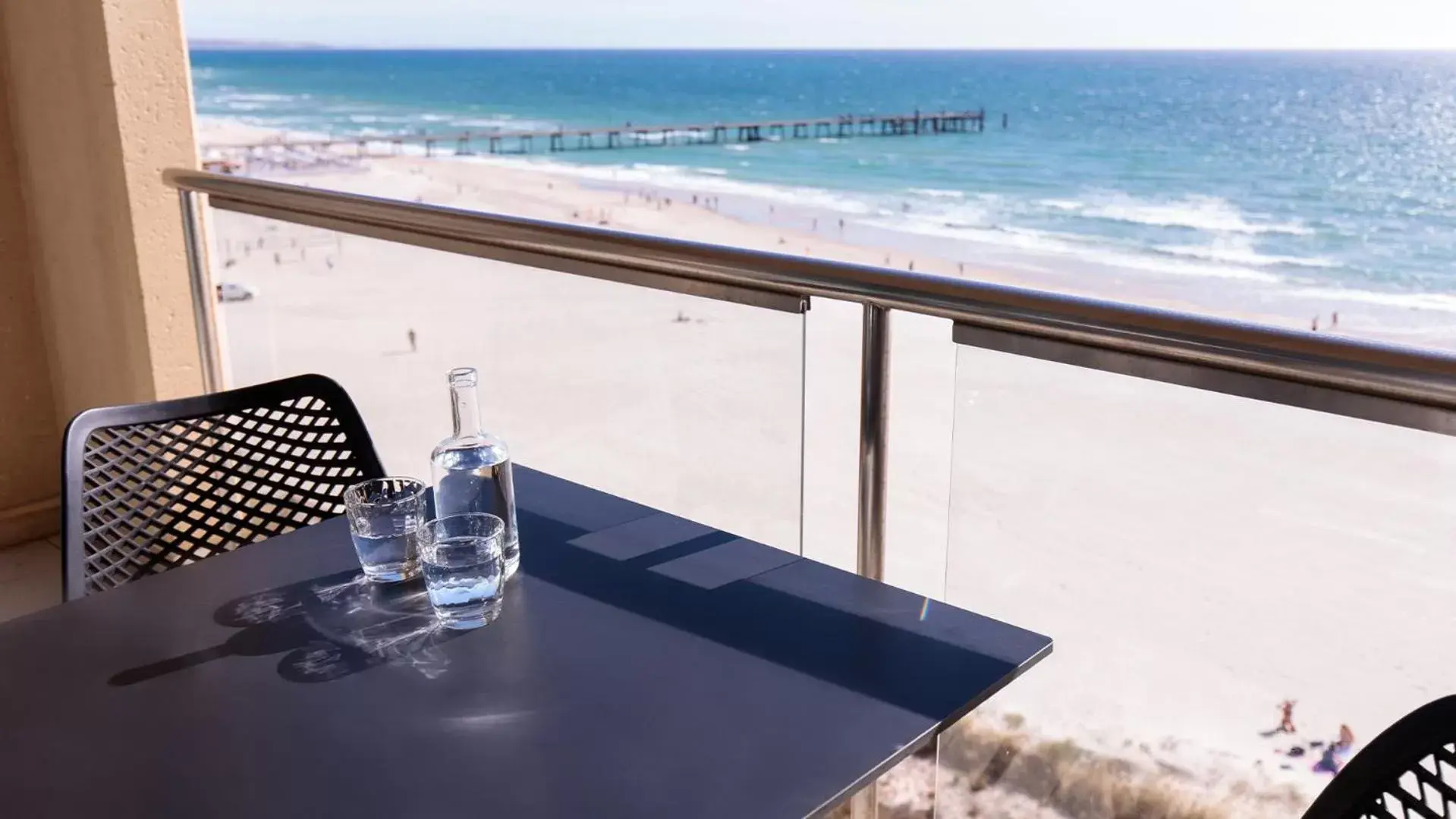 Balcony/Terrace, Sea View in Oaks Glenelg Plaza Pier Suites