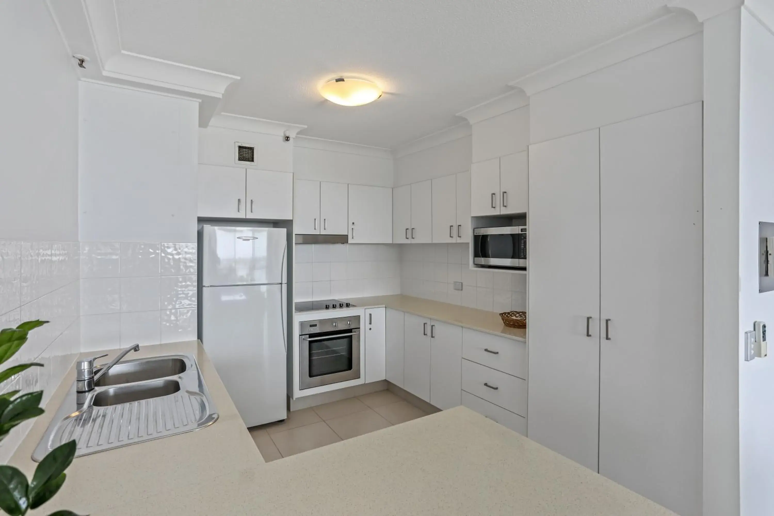 Kitchen or kitchenette, Kitchen/Kitchenette in Spectrum Holiday Apartments