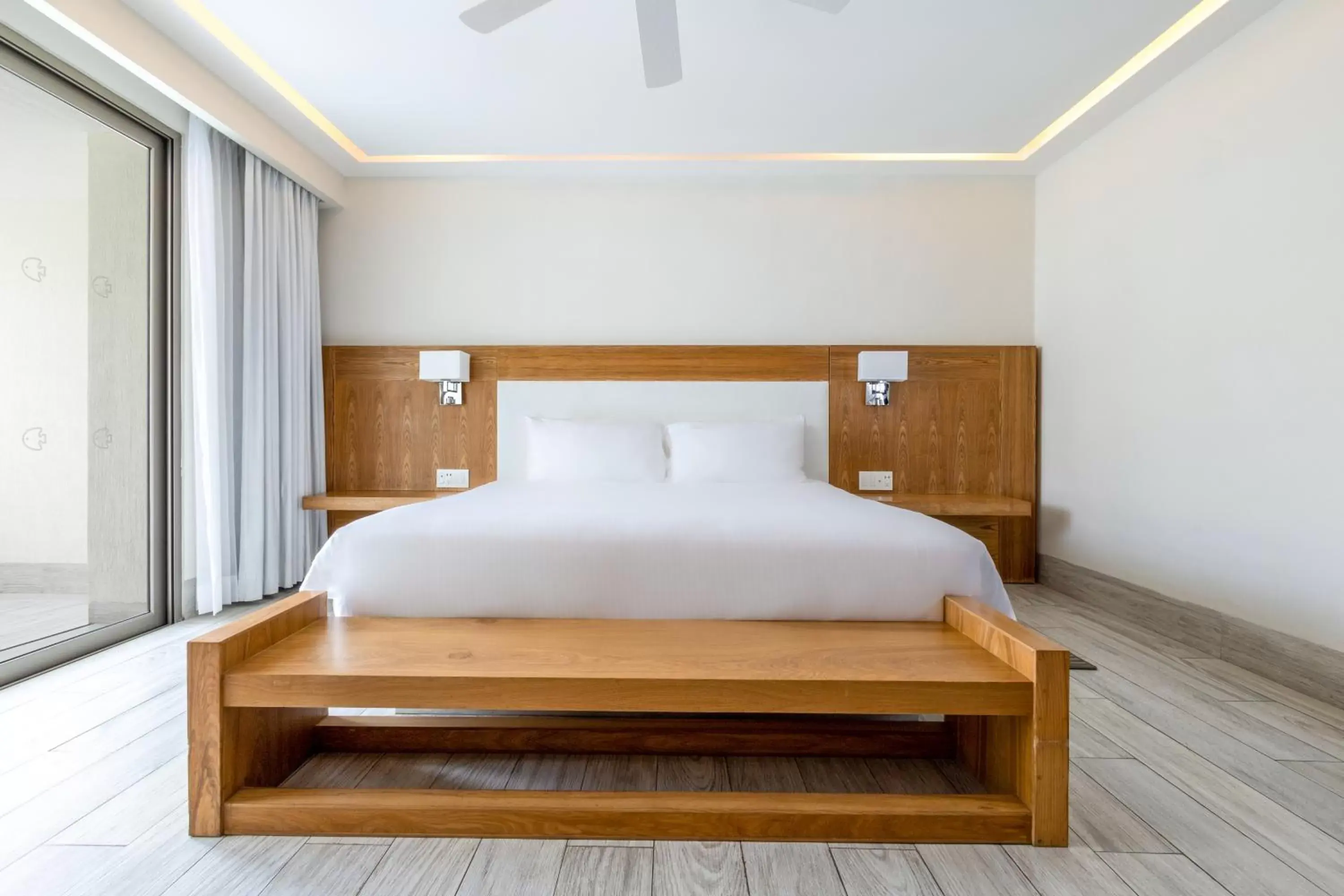 Bed in Izla Beach Front Hotel