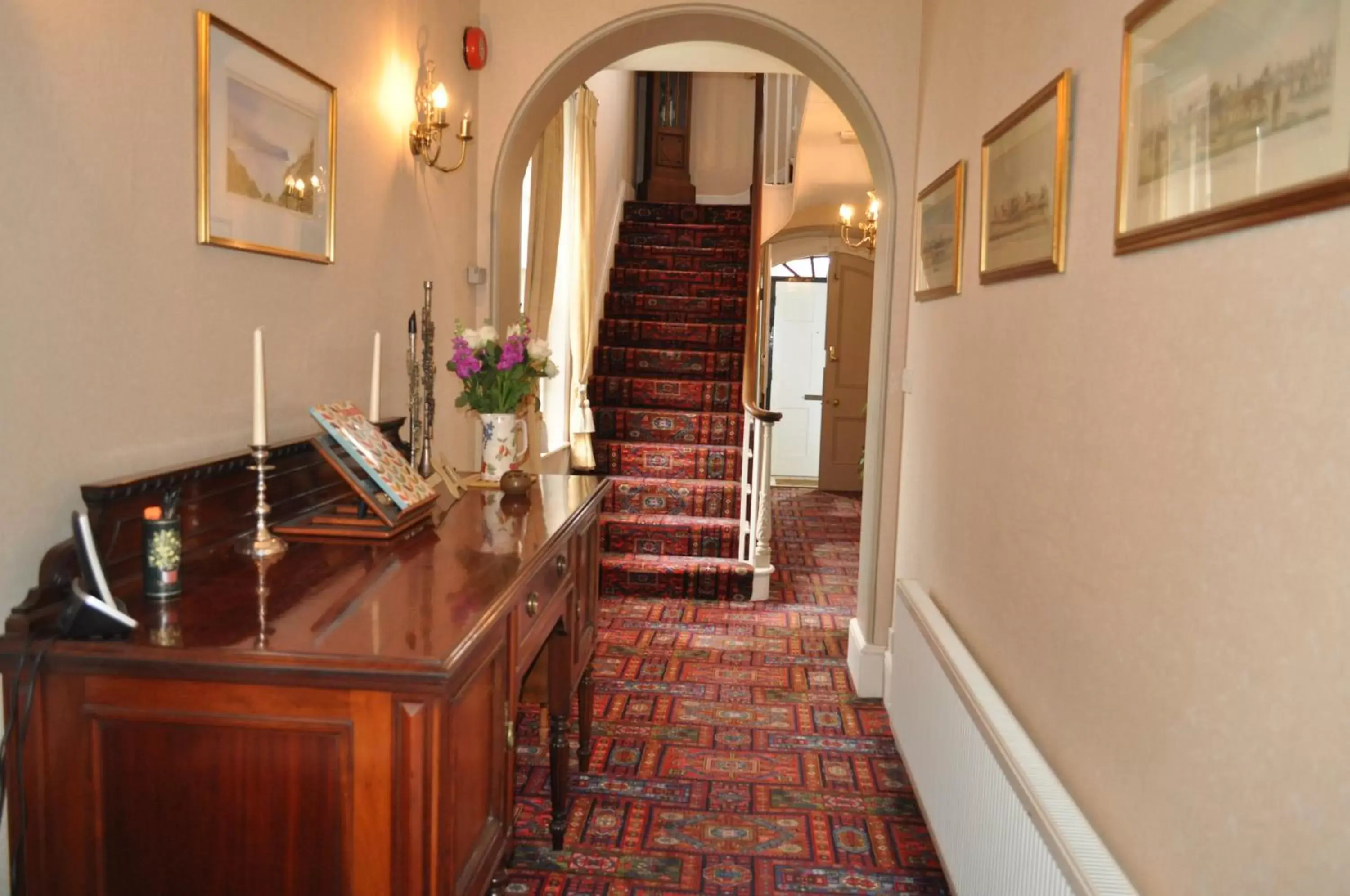 Lobby or reception, Kitchen/Kitchenette in Lower Bryanston Farm