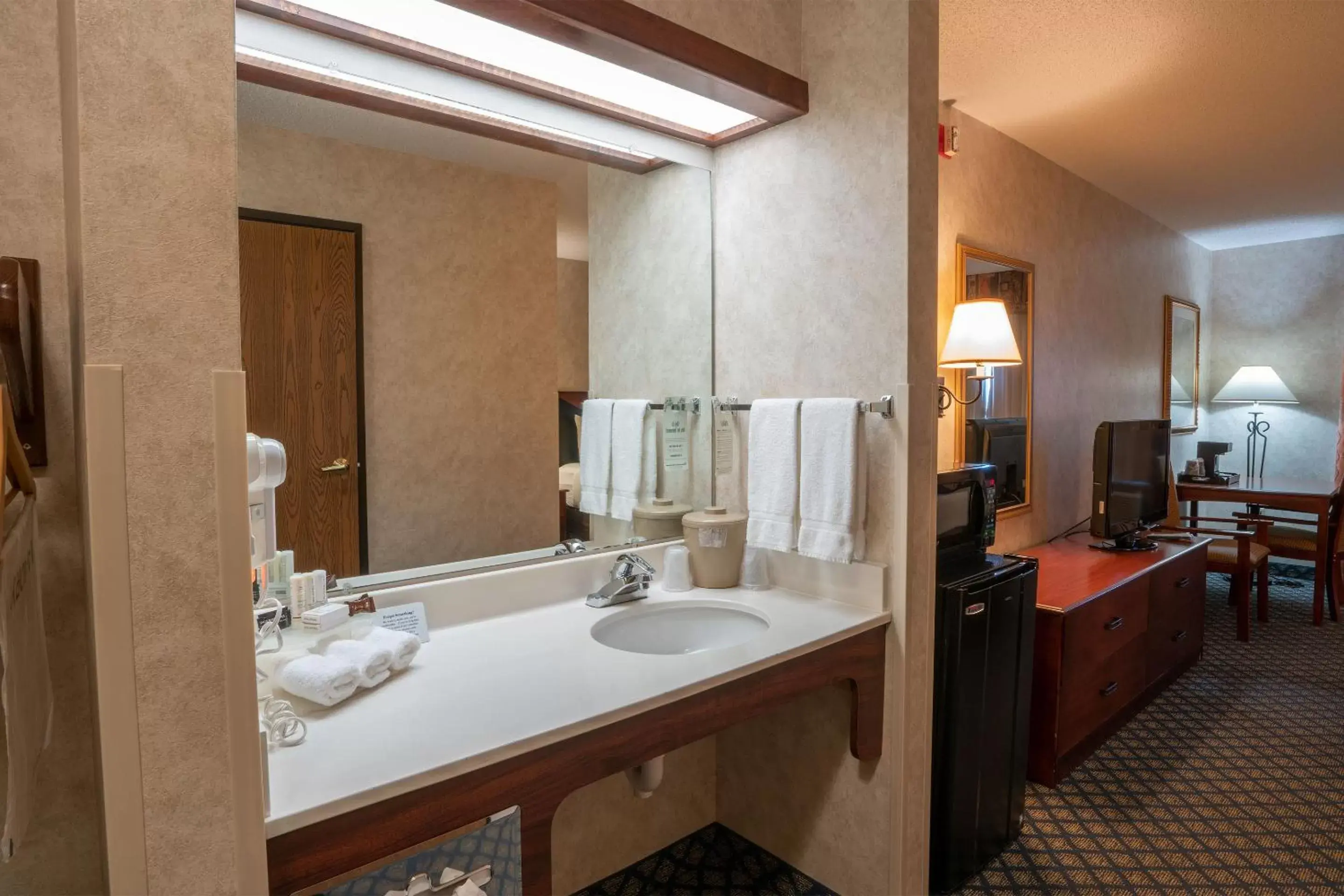 Bedroom, Bathroom in Miles City Hotel & Suites
