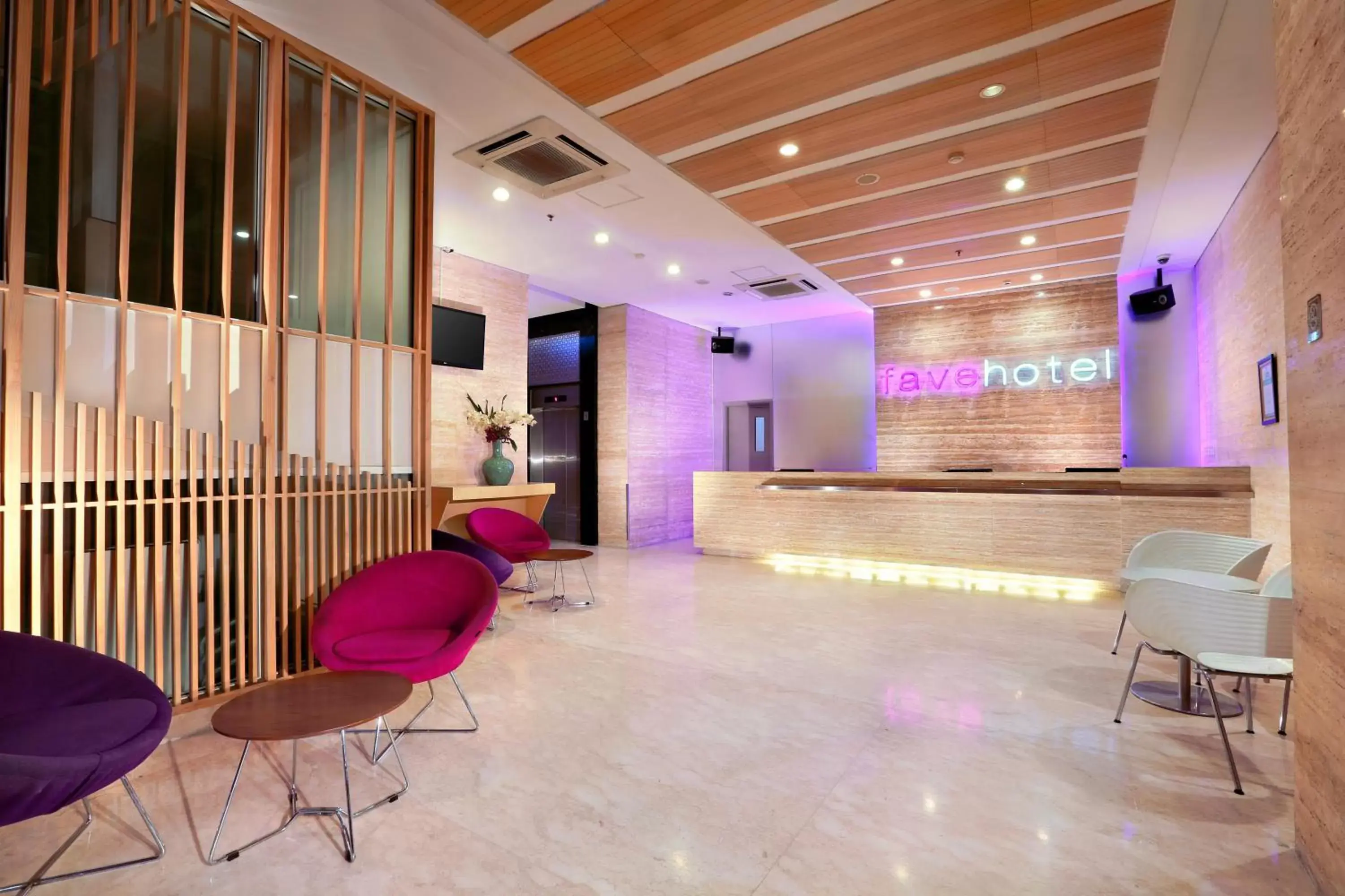 Lobby or reception in favehotel Tanah Abang - Cideng