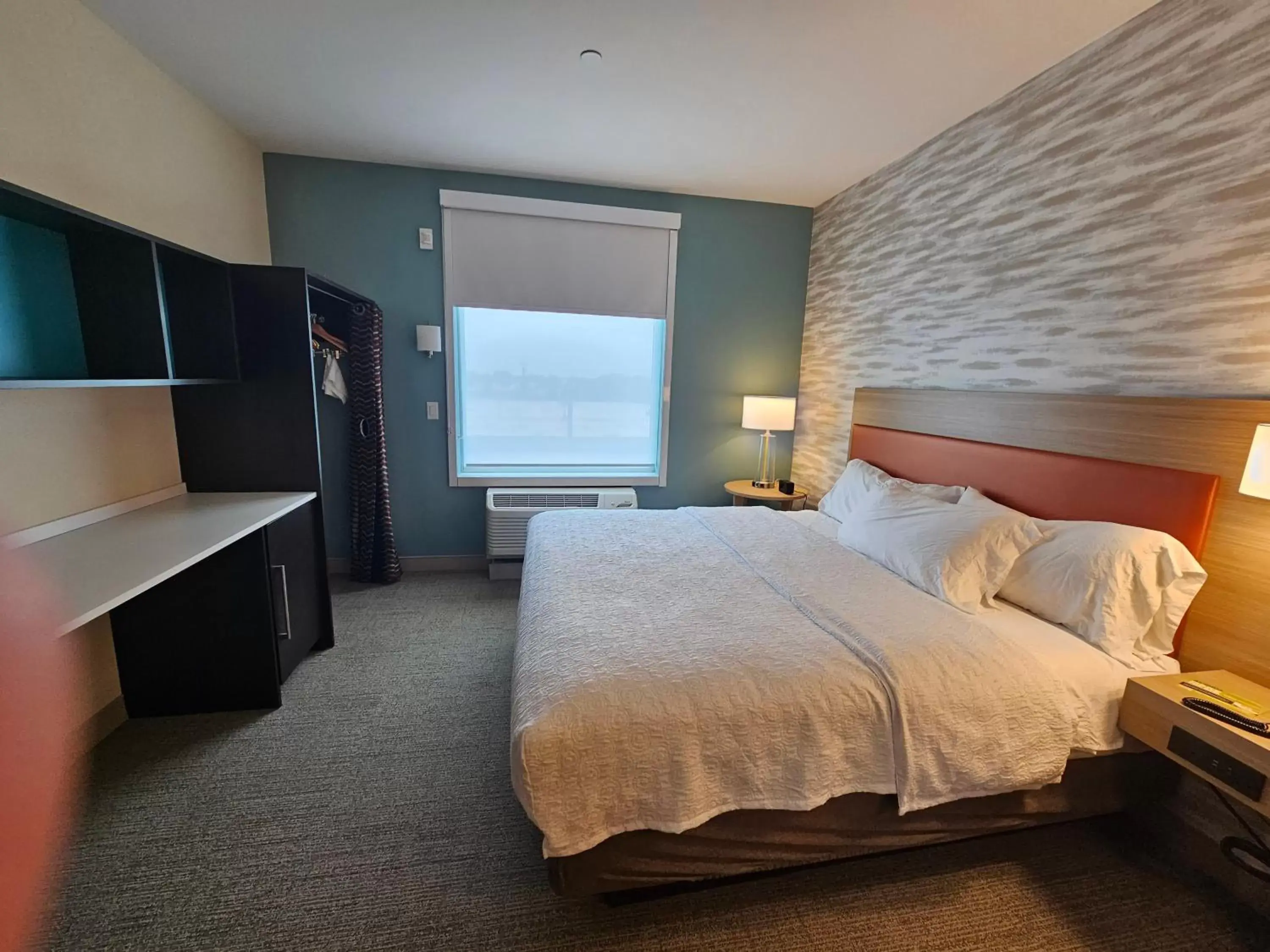 Bedroom, Bed in Home2 Suites By Hilton Allentown Bethlehem Airport