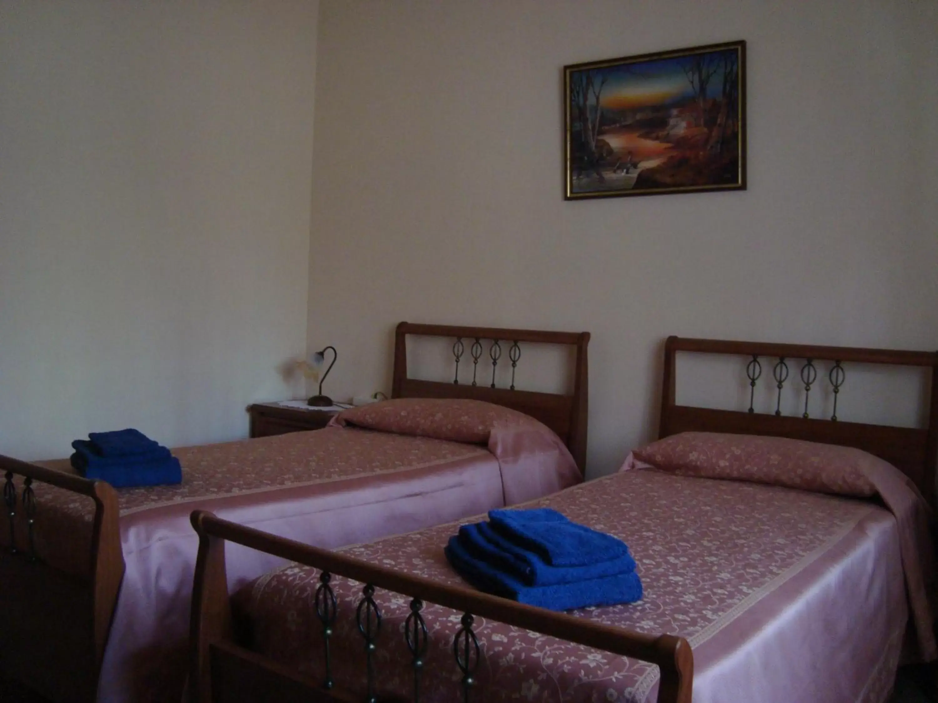 Photo of the whole room, Bed in B&B Esperança