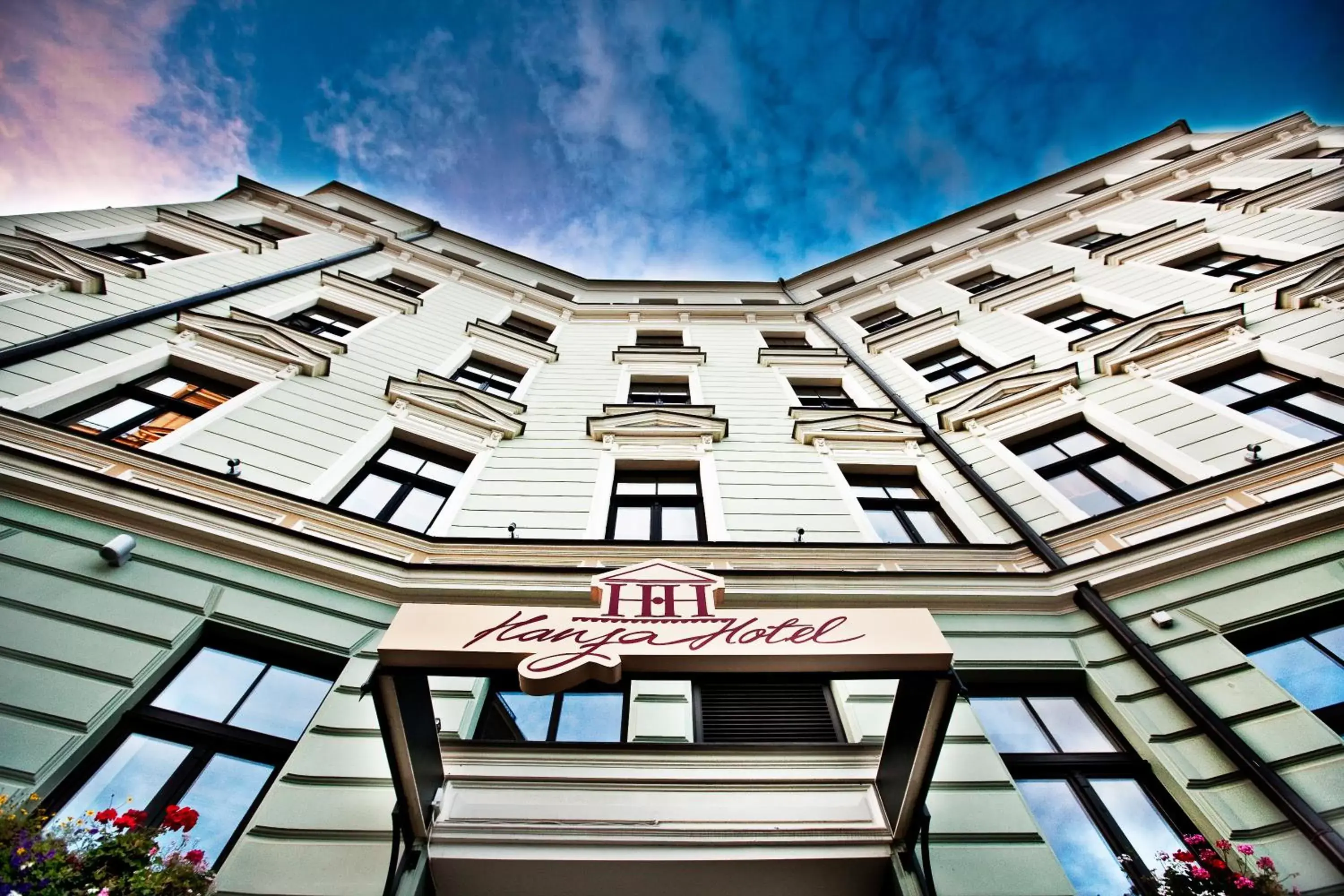 Facade/entrance in Hanza Hotel