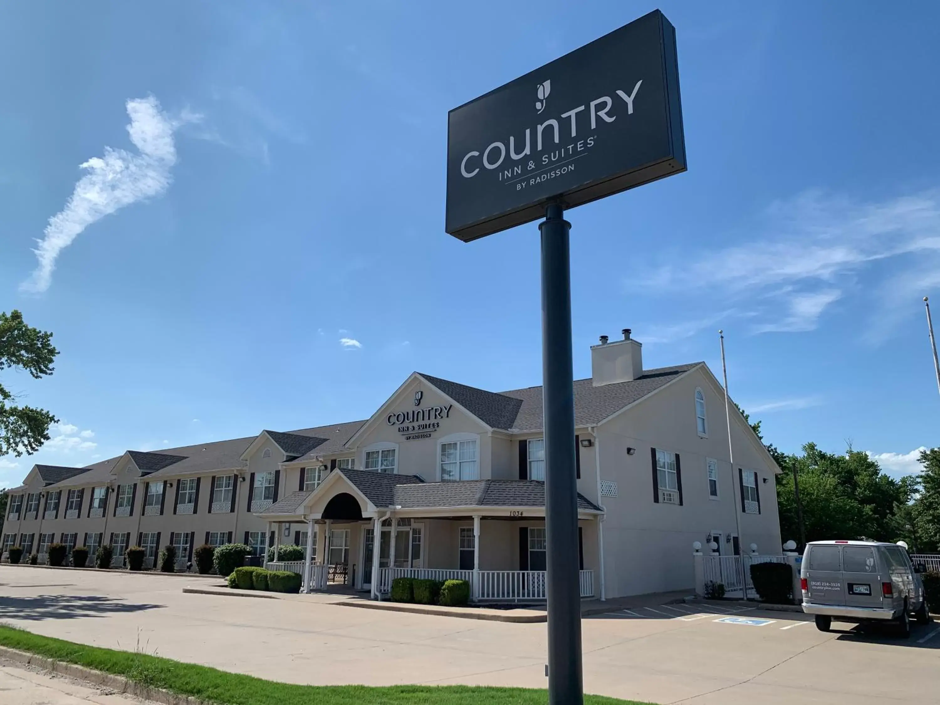 Property logo or sign, Property Building in Country Inn & Suites by Radisson, Tulsa, OK