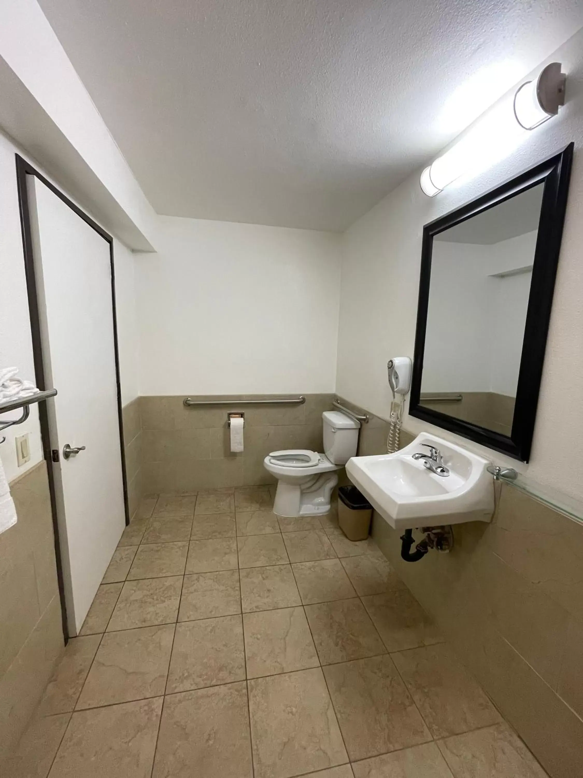 Bathroom in Chino Motel