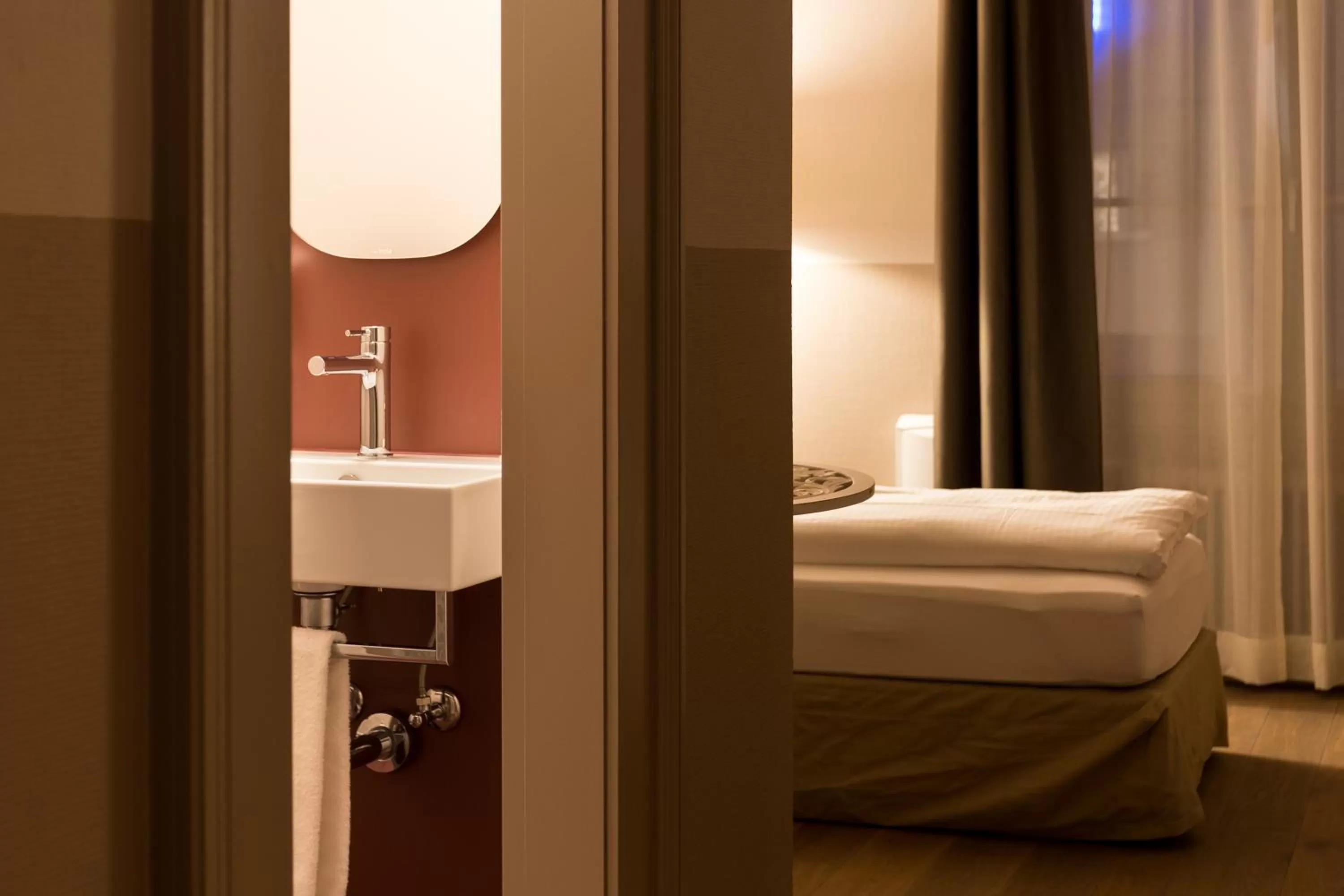 Bathroom, Bed in Hotel Emmental