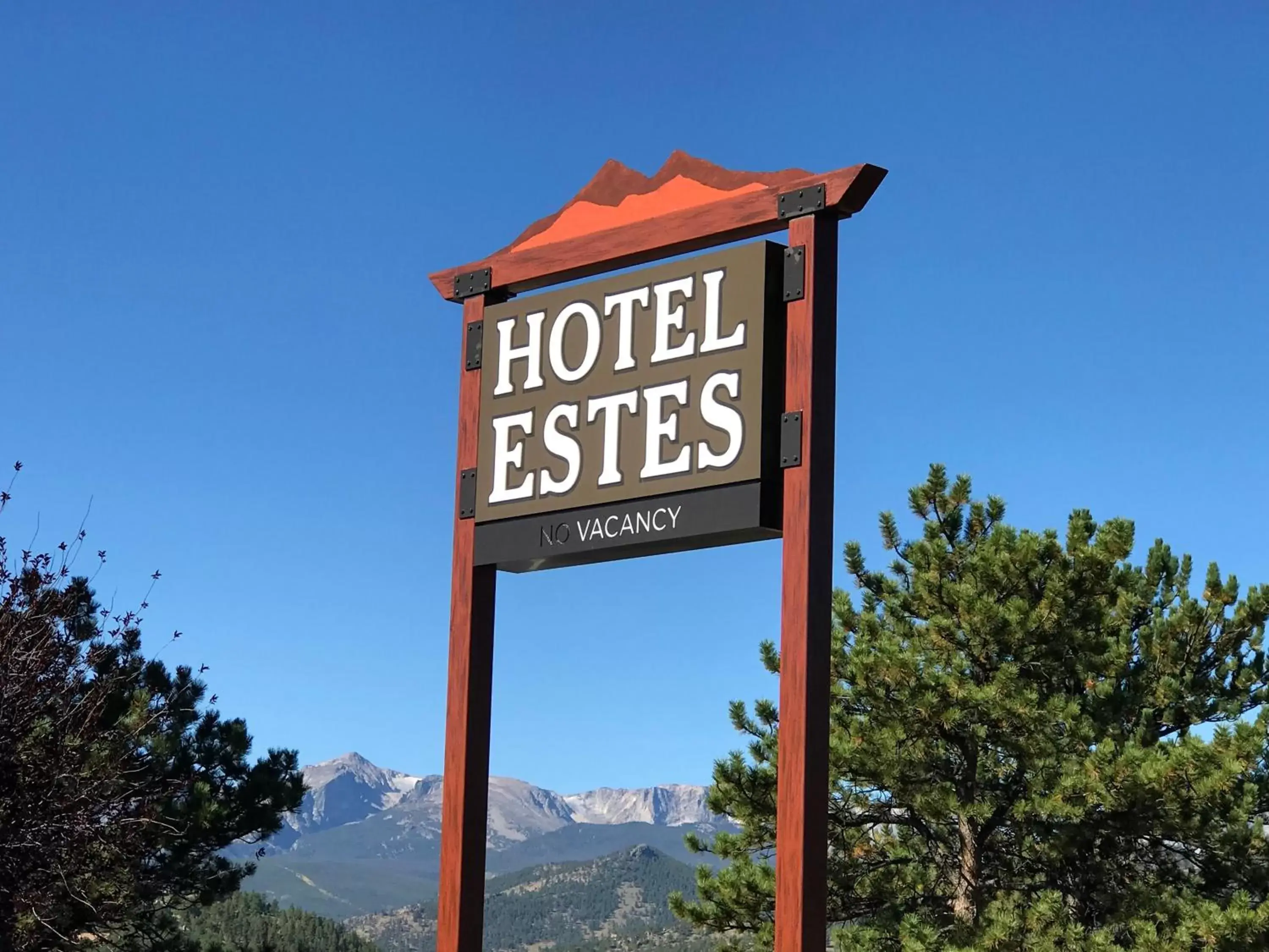 Property logo or sign in Hotel Estes