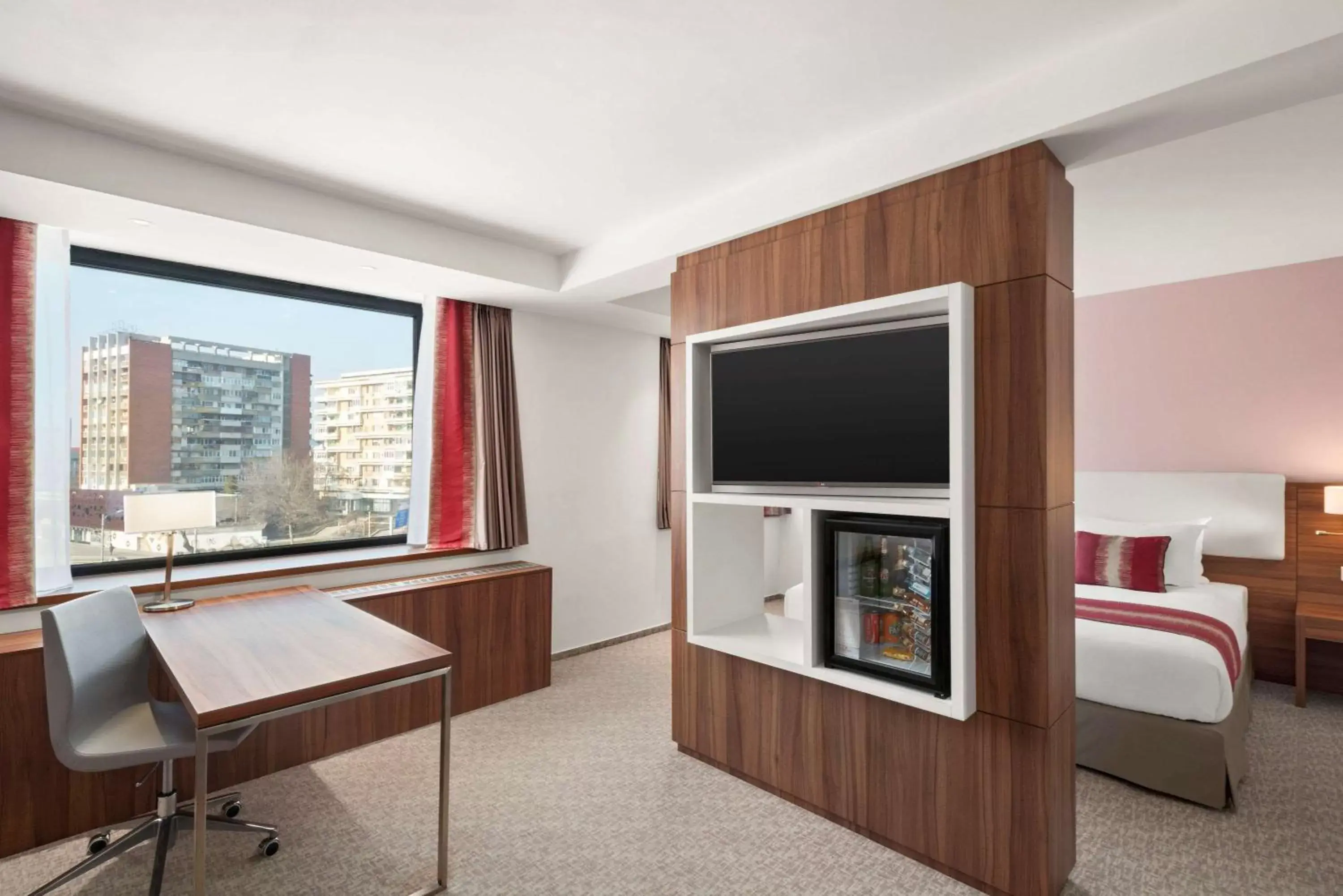 Photo of the whole room, TV/Entertainment Center in Ramada Plaza Craiova