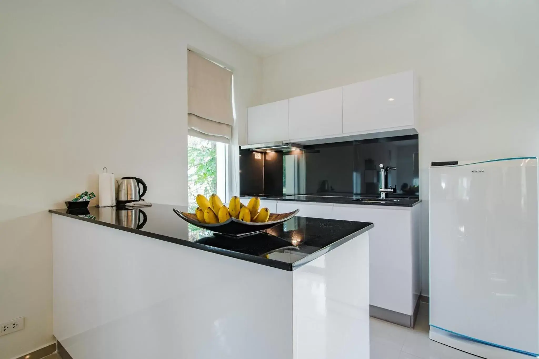 Kitchen or kitchenette, Kitchen/Kitchenette in The Beach Village Resort