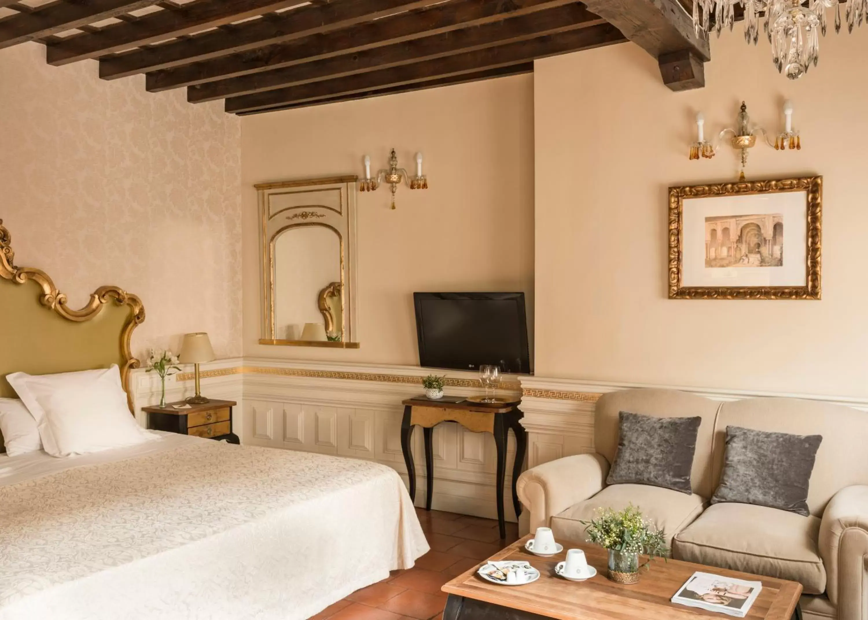 Lobby or reception, Room Photo in Hotel Casa 1800 Granada