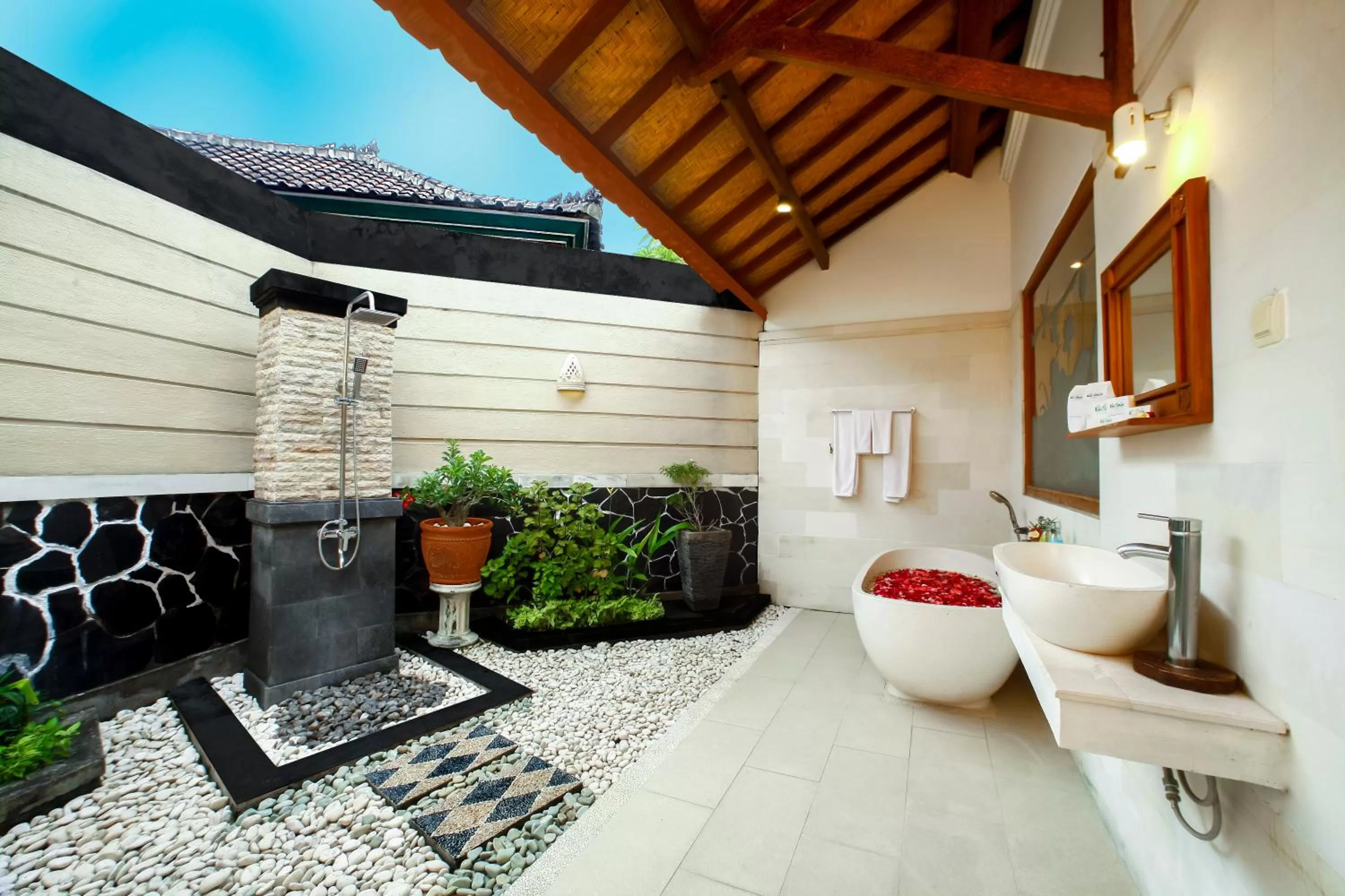 Bathroom in Bali Taman Beach Resort & Spa Lovina