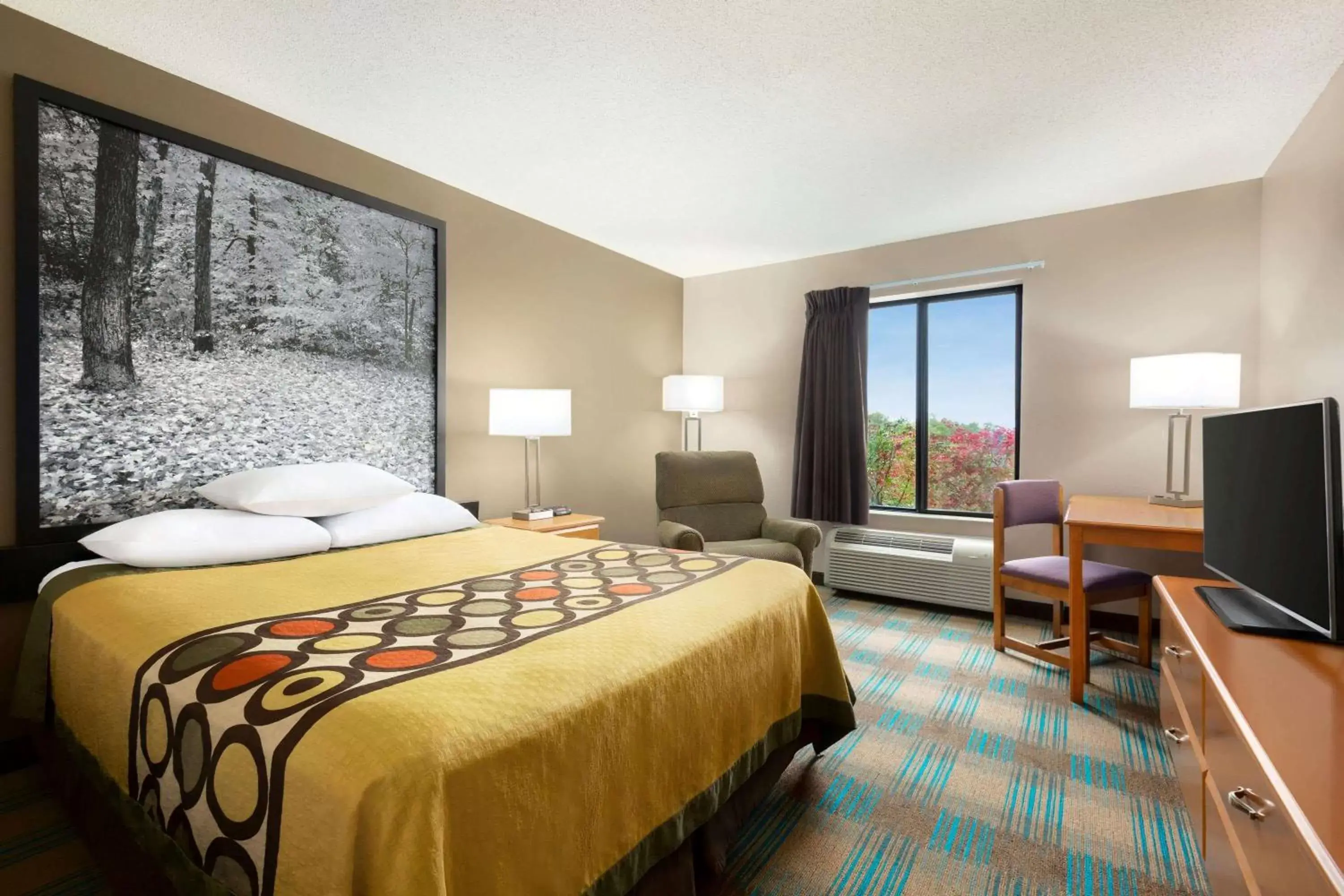 Photo of the whole room, Bed in Super 8 by Wyndham Hannibal Photo of the whole room, Bed in Super 8 by Wyndham Hannibal