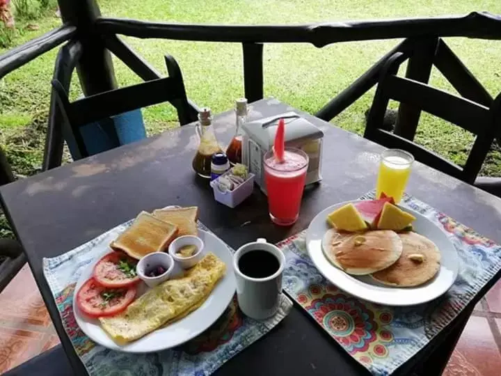 Breakfast in Casona Rústica & Bungalow